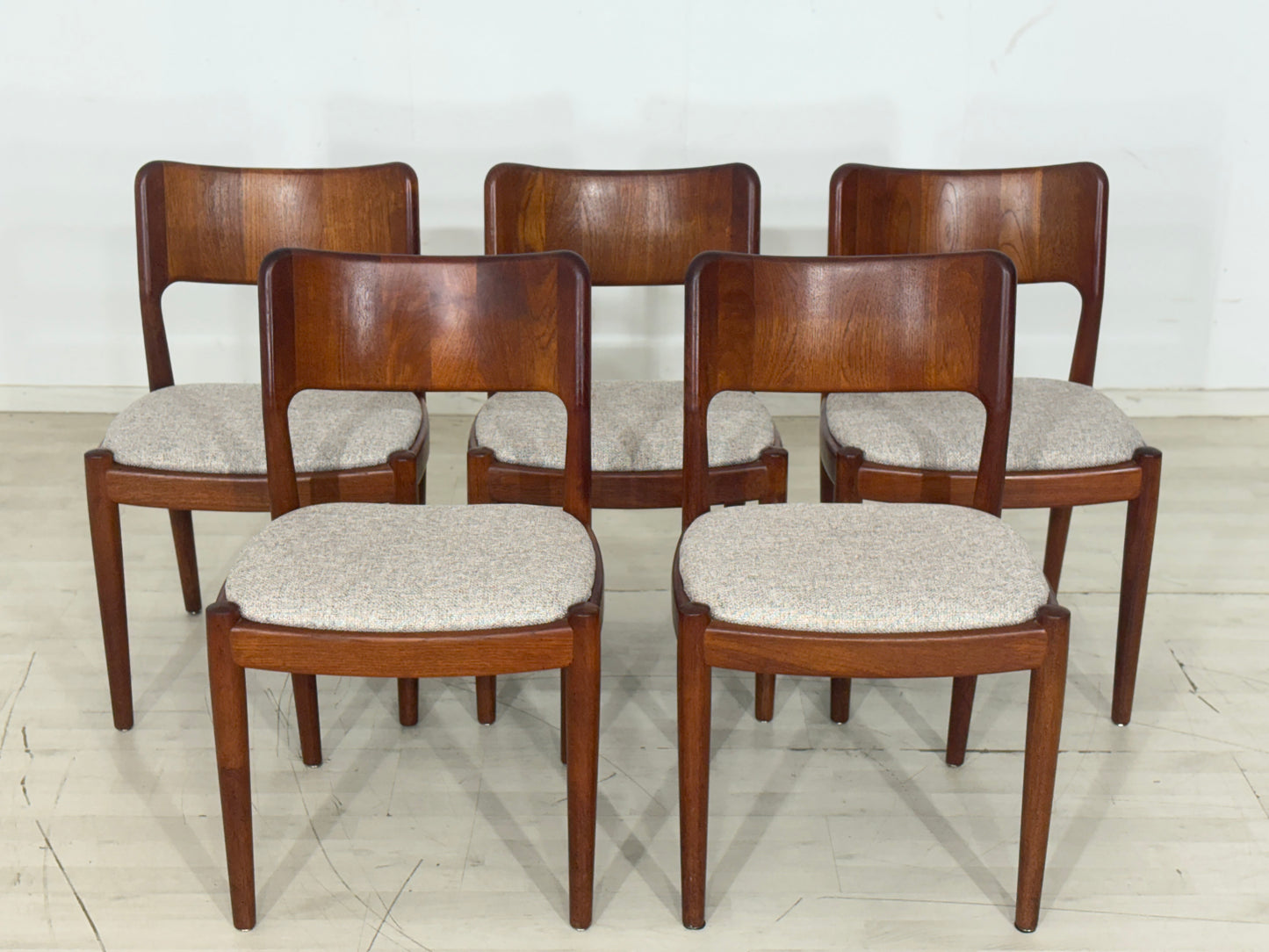 5x Hennig Kjaernulf Teak Stühle Esszimmerstühle Vintage