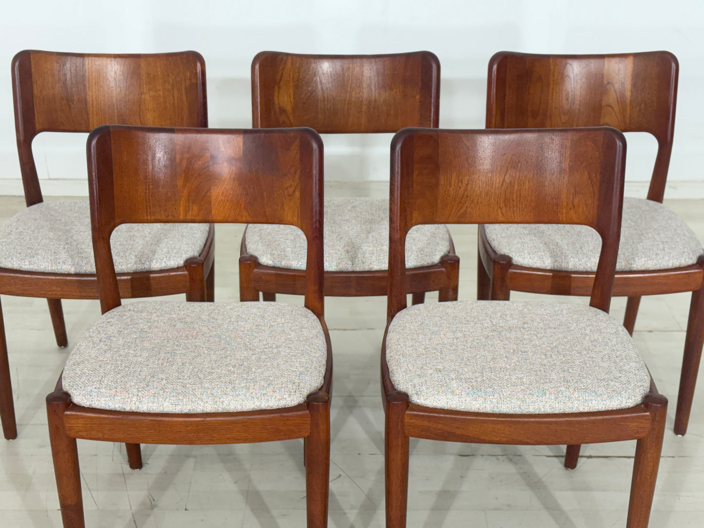 5x Hennig Kjaernulf Teak Stühle Esszimmerstühle Vintage