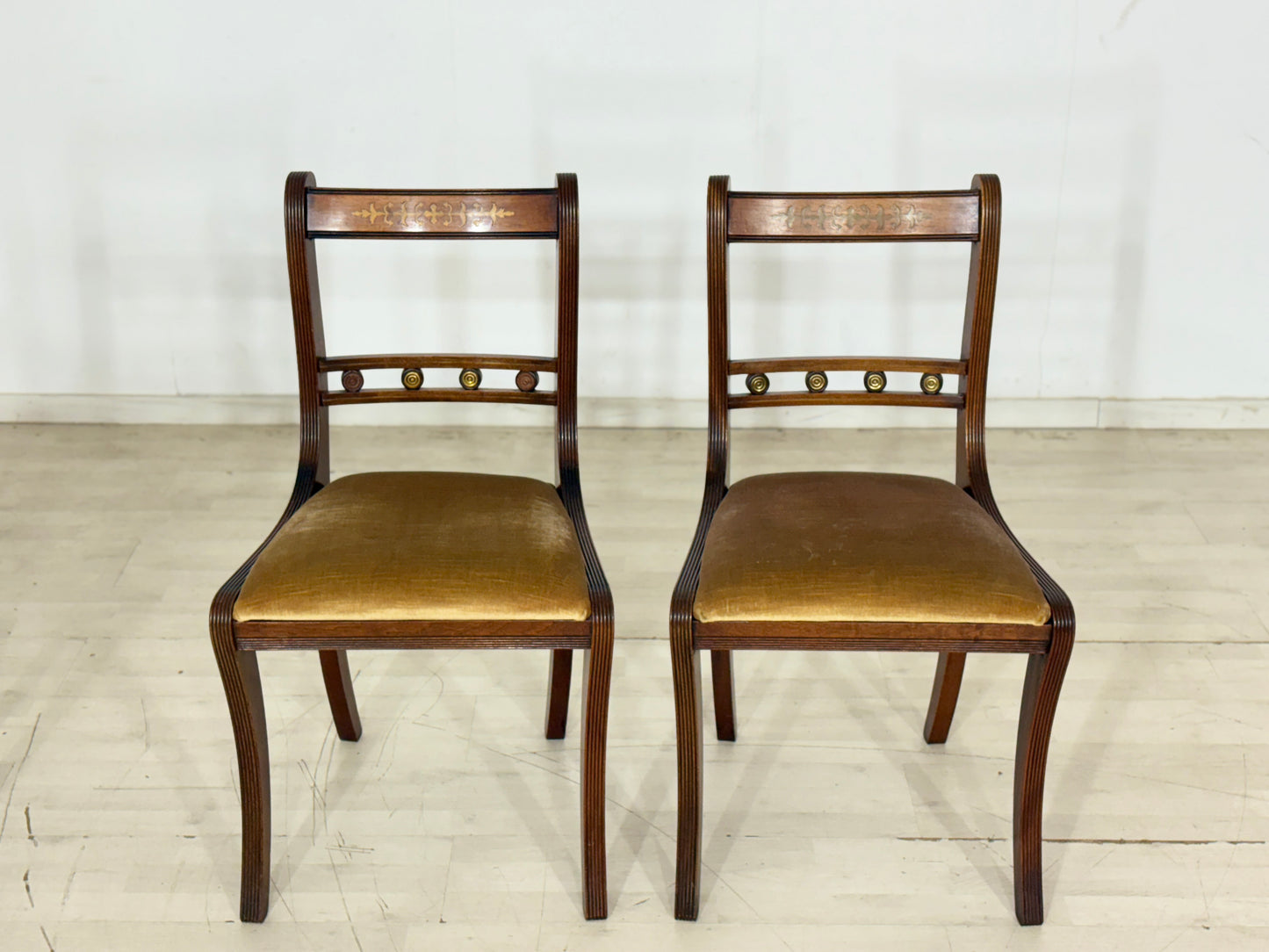 4er Set Kolonialstil Esszimmerstühle / Mahagoni Stühle / Vintage Küchenstühle