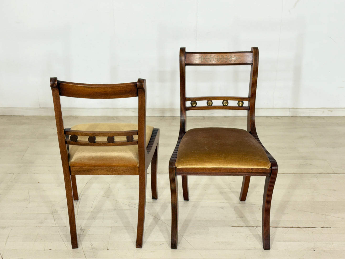 4er Set Kolonialstil Esszimmerstühle / Mahagoni Stühle / Vintage Küchenstühle