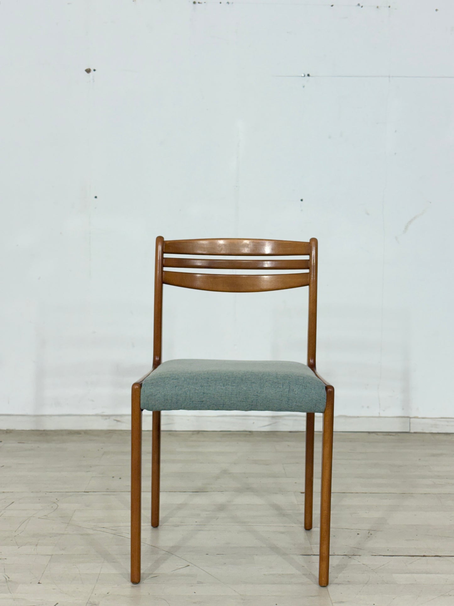 Vintage Esszimmerstuhl / Mid-Century Stuhl – 60er Jahre