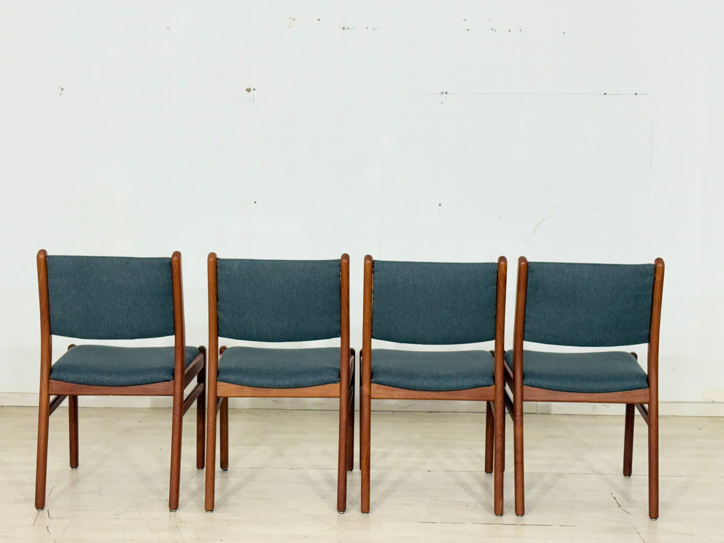 4er Sehr schöne Vintage Esszimmerstühle / Mid-Century Stühle – 60er Jahre