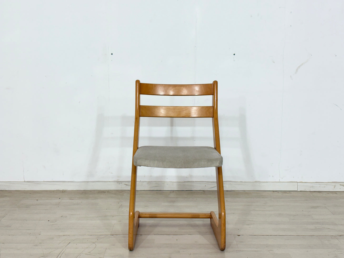 Design Klassiker Z-Stuhl Teakholz / Mid-Century Stuhl