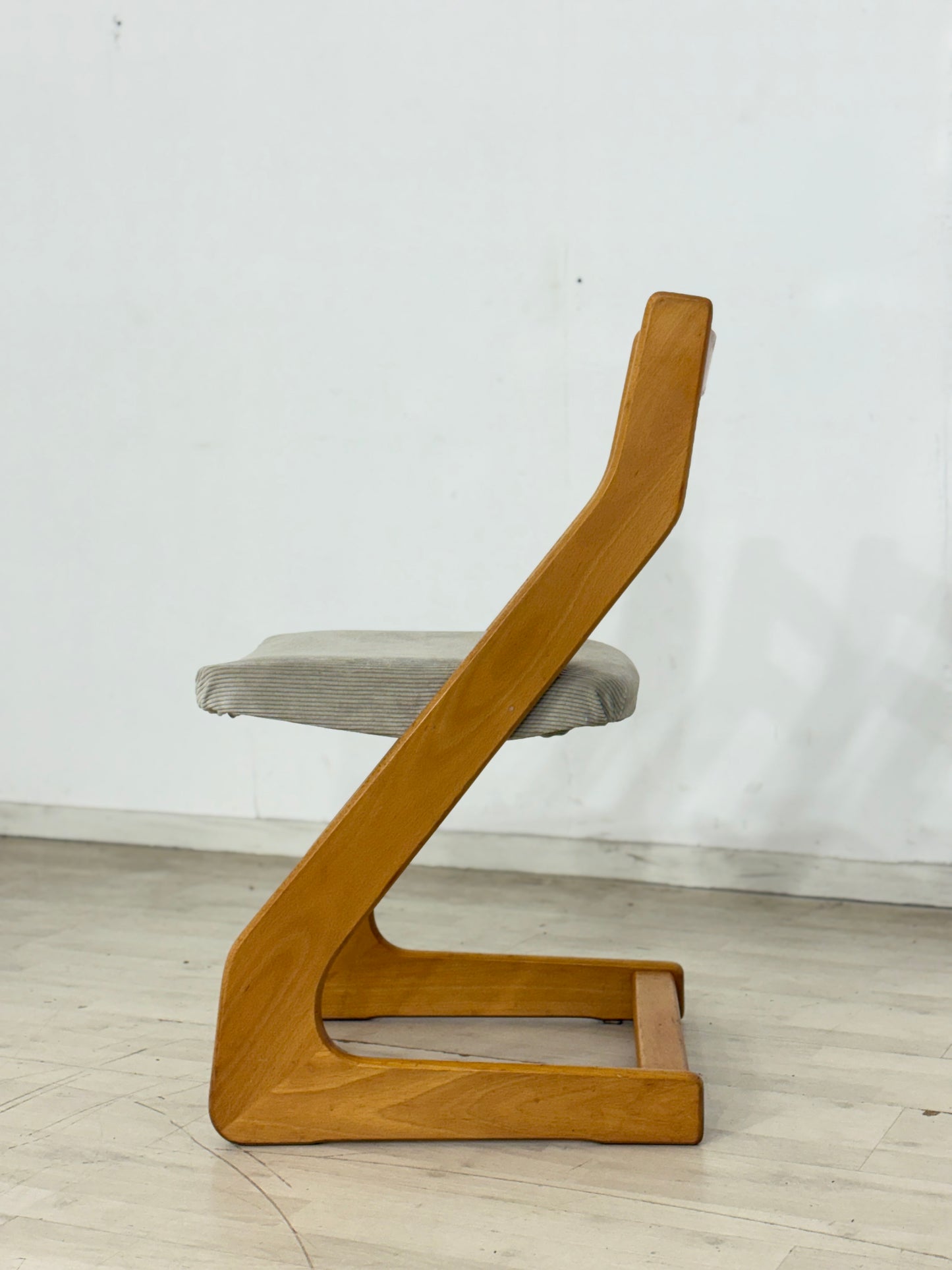 Design Klassiker Z-Stuhl Teakholz / Mid-Century Stuhl