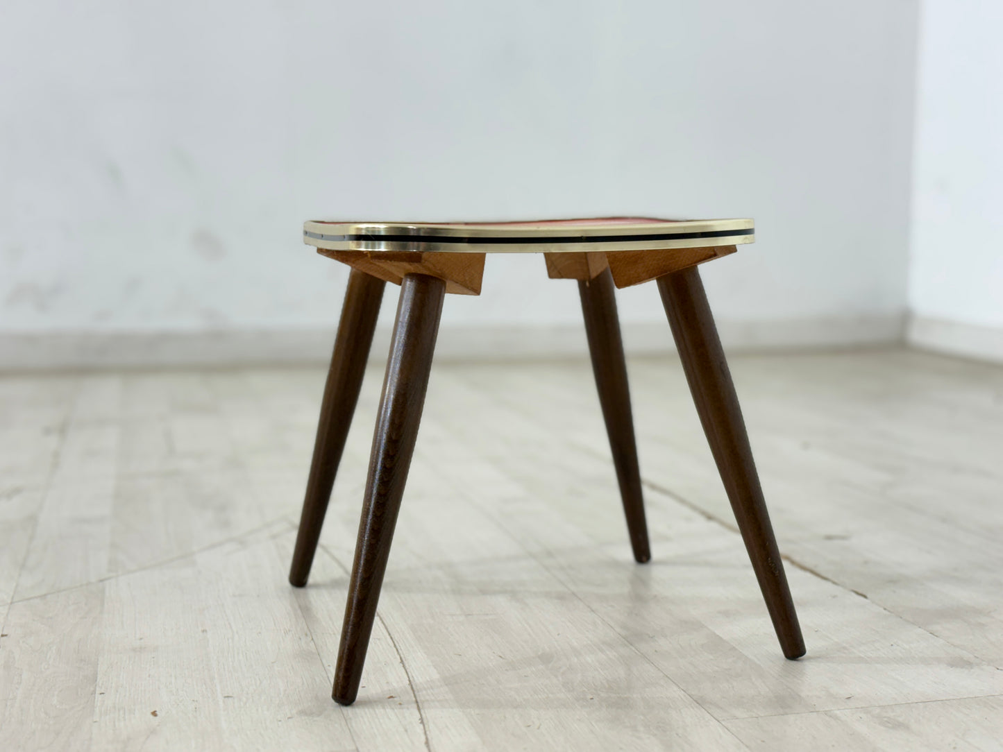 Retro Rockabilly / Nierentisch / Beistelltisch / Blumentisch / Mid Century Couchtisch