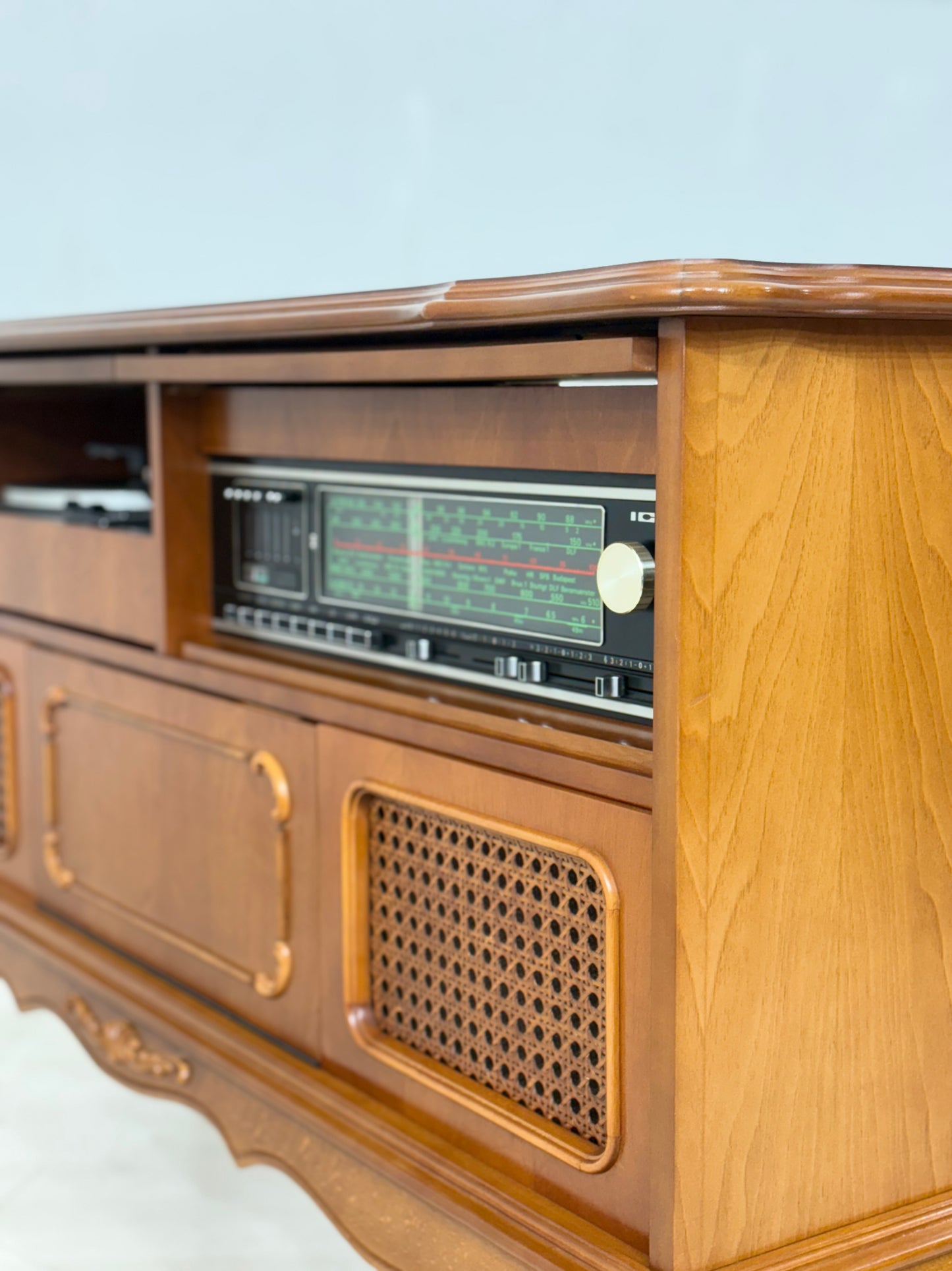 Chippendale Vintage Musiktruhe / Kommode / Mid Century Sideboard / 60er Jahre