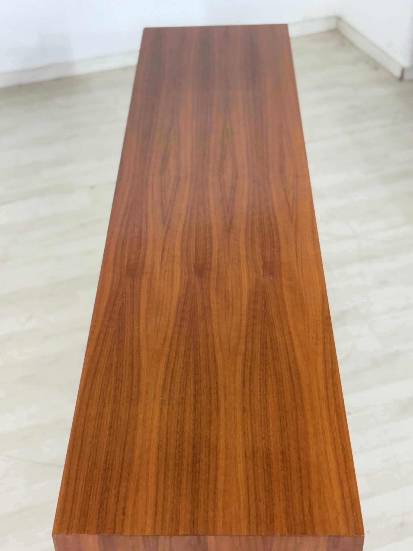 Stilvolles Mid-Century Sideboard / Vintage Kommode / Anrichte 60er Jahre / Wohnzimmer Schrank
