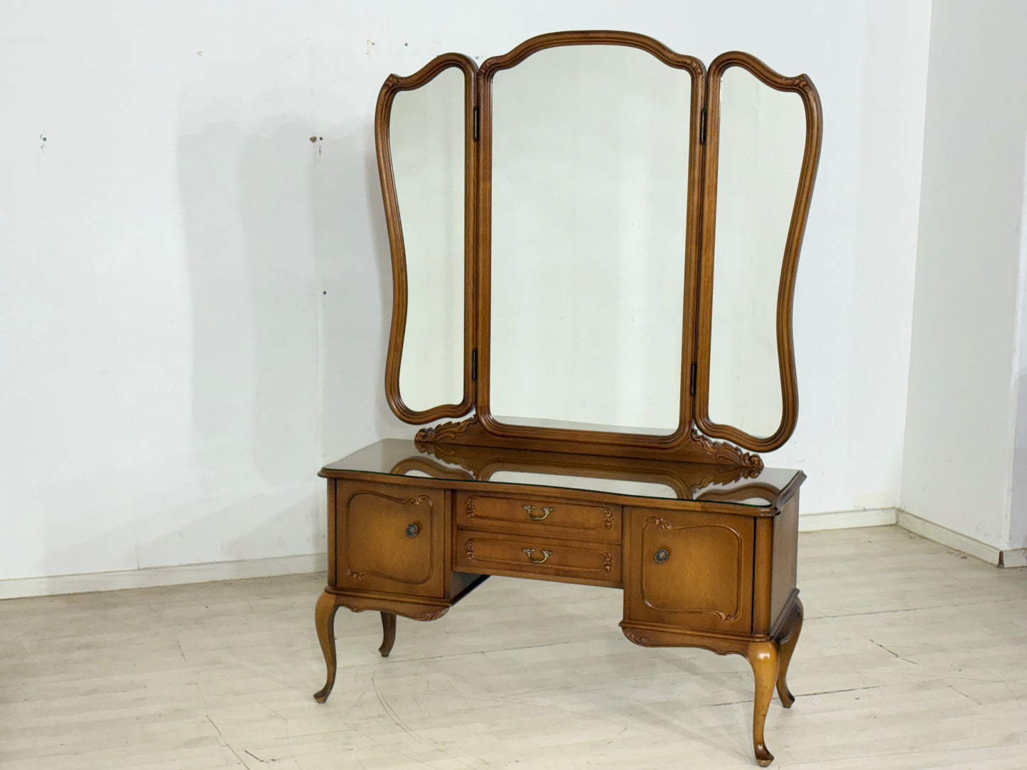 Chippendale Frisierkommode / Vintage Kommode / Sideboard / Frisiertisch / Schlafzimmerschrank