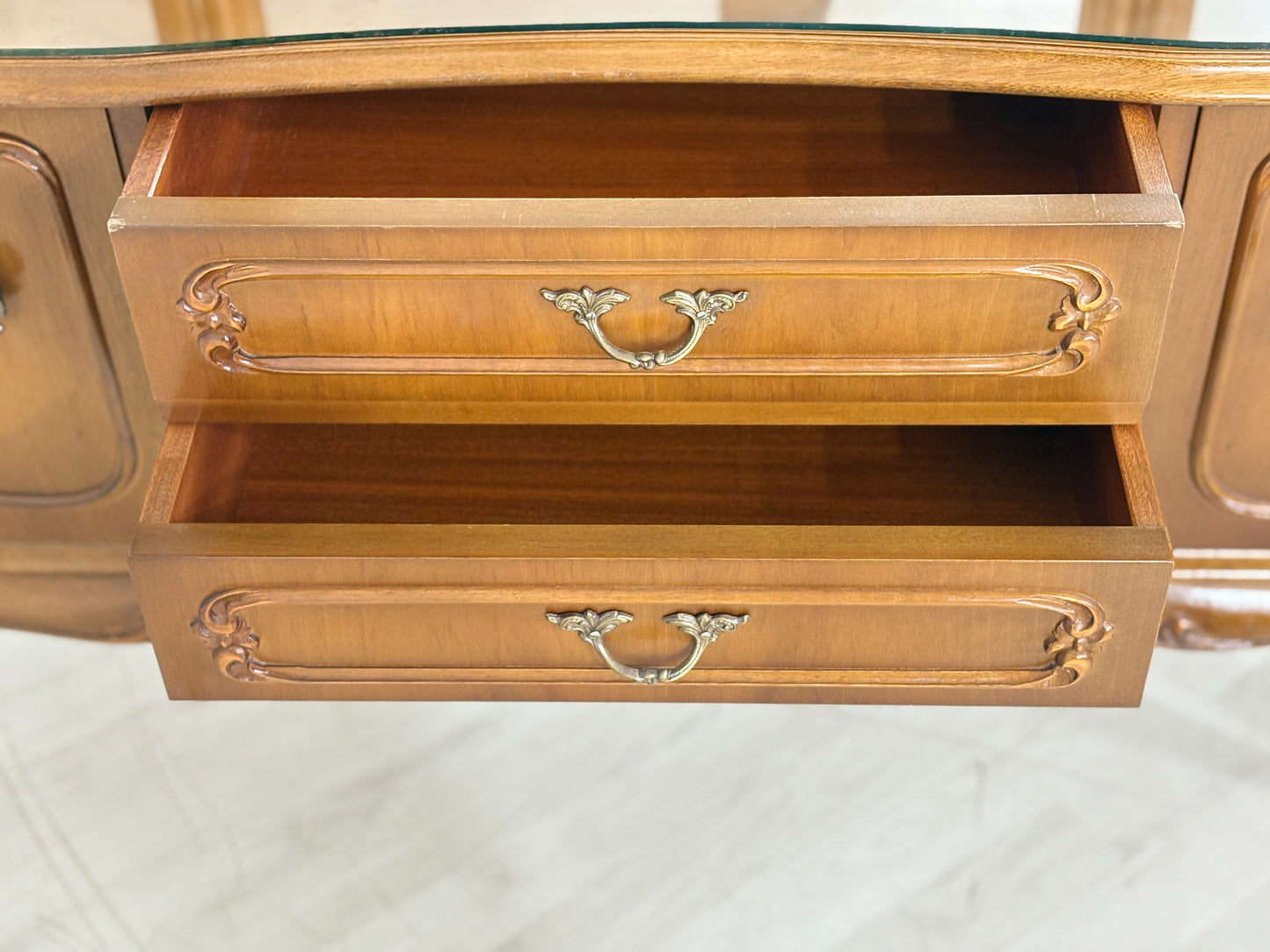 Chippendale Frisierkommode / Vintage Kommode / Sideboard / Frisiertisch / Schlafzimmerschrank