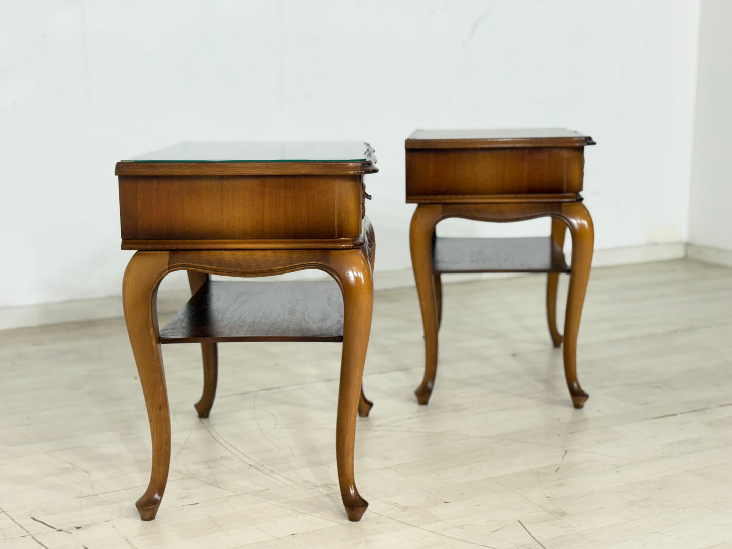 Chippendale Nachttisch / Vintage Beistelltisch / Mid Century Nachtschrank / 60er Jahre