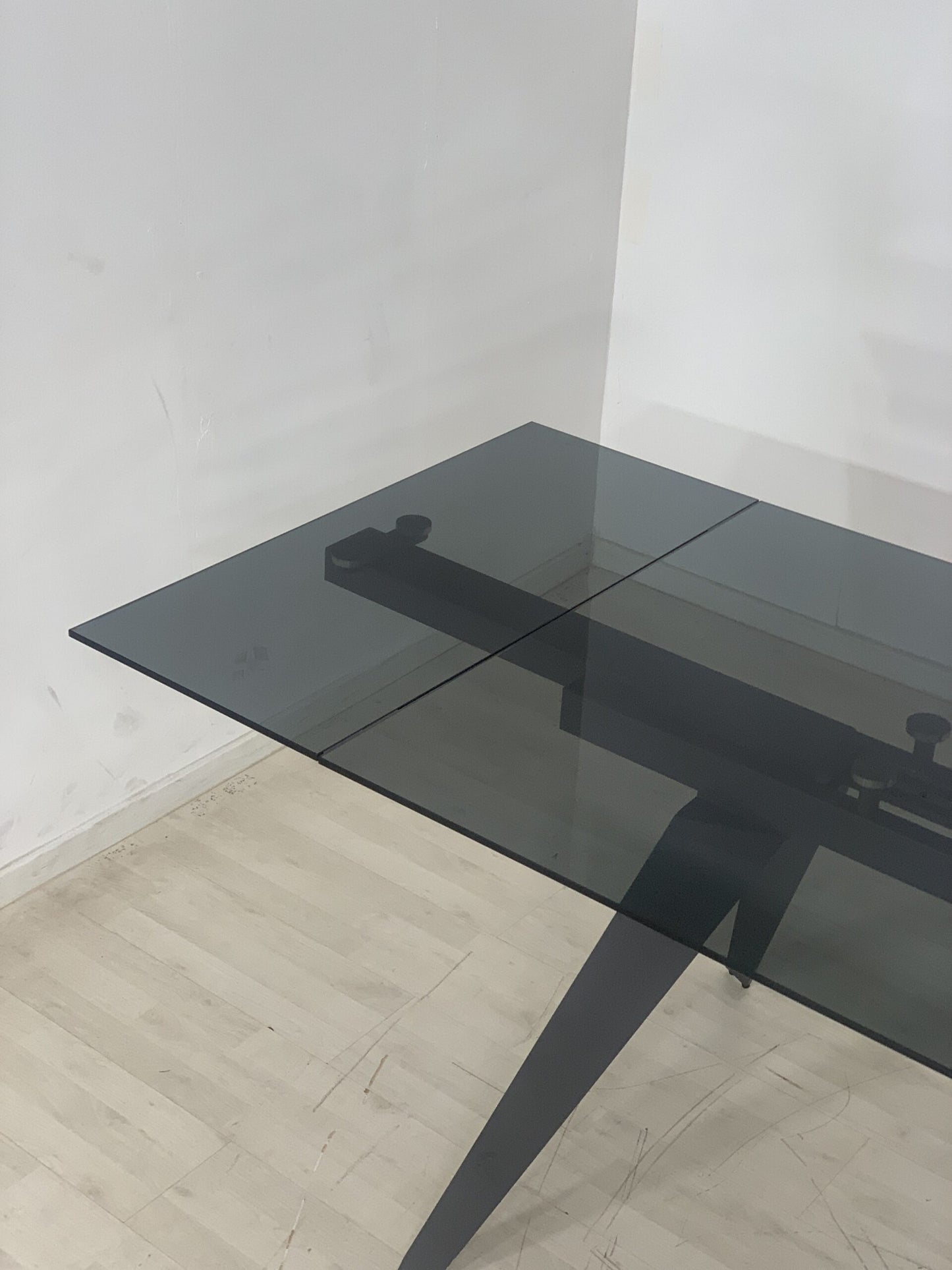 VERY BEAUTIFUL GLASS TABLE DINING TABLE DINING ROOM TABLE CONFERENCE TABLE OFFICE TABLE