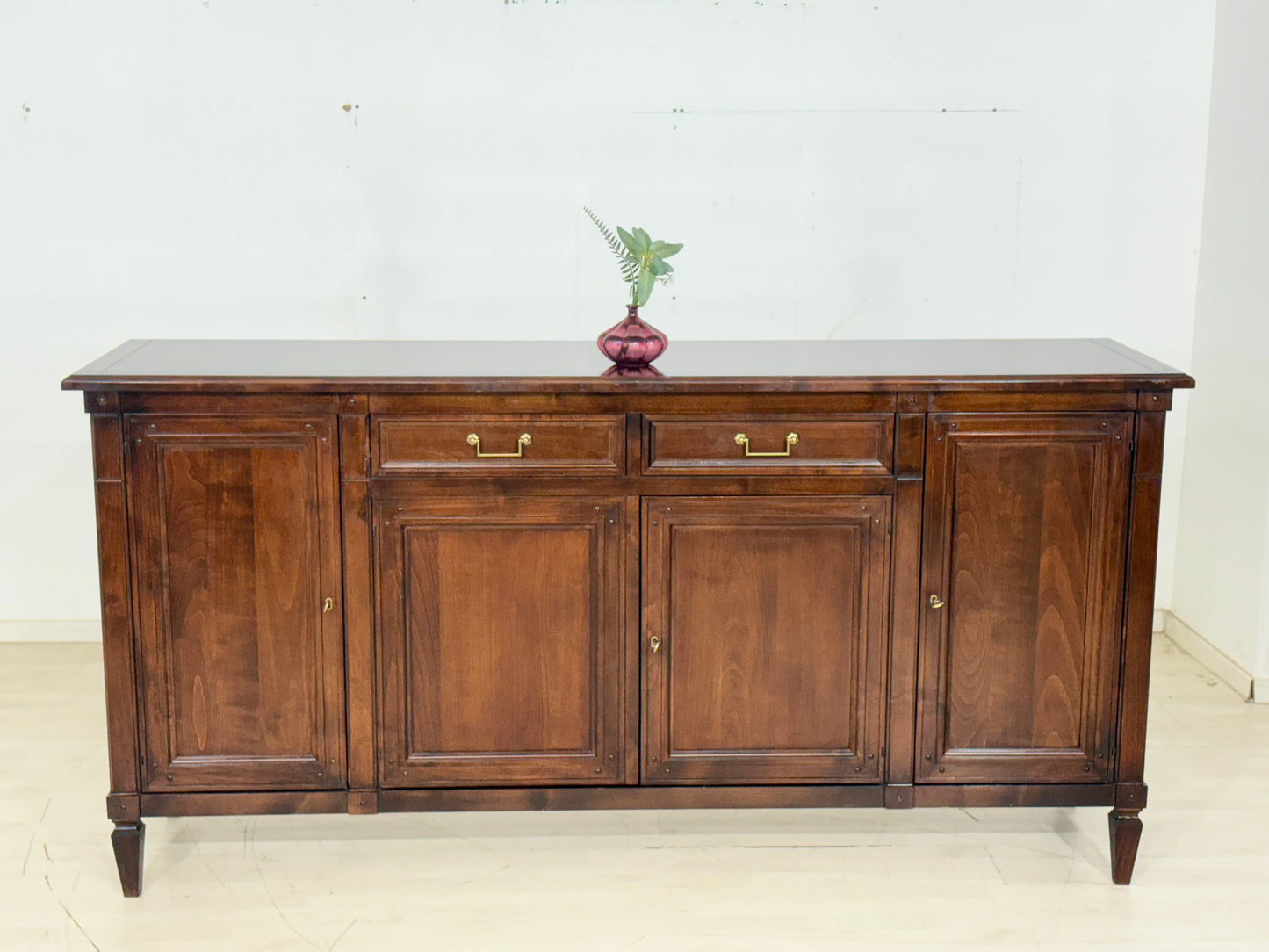 Sehr schöne Selva Anrichte Sideboard Schrank Wohnzimmerschrank