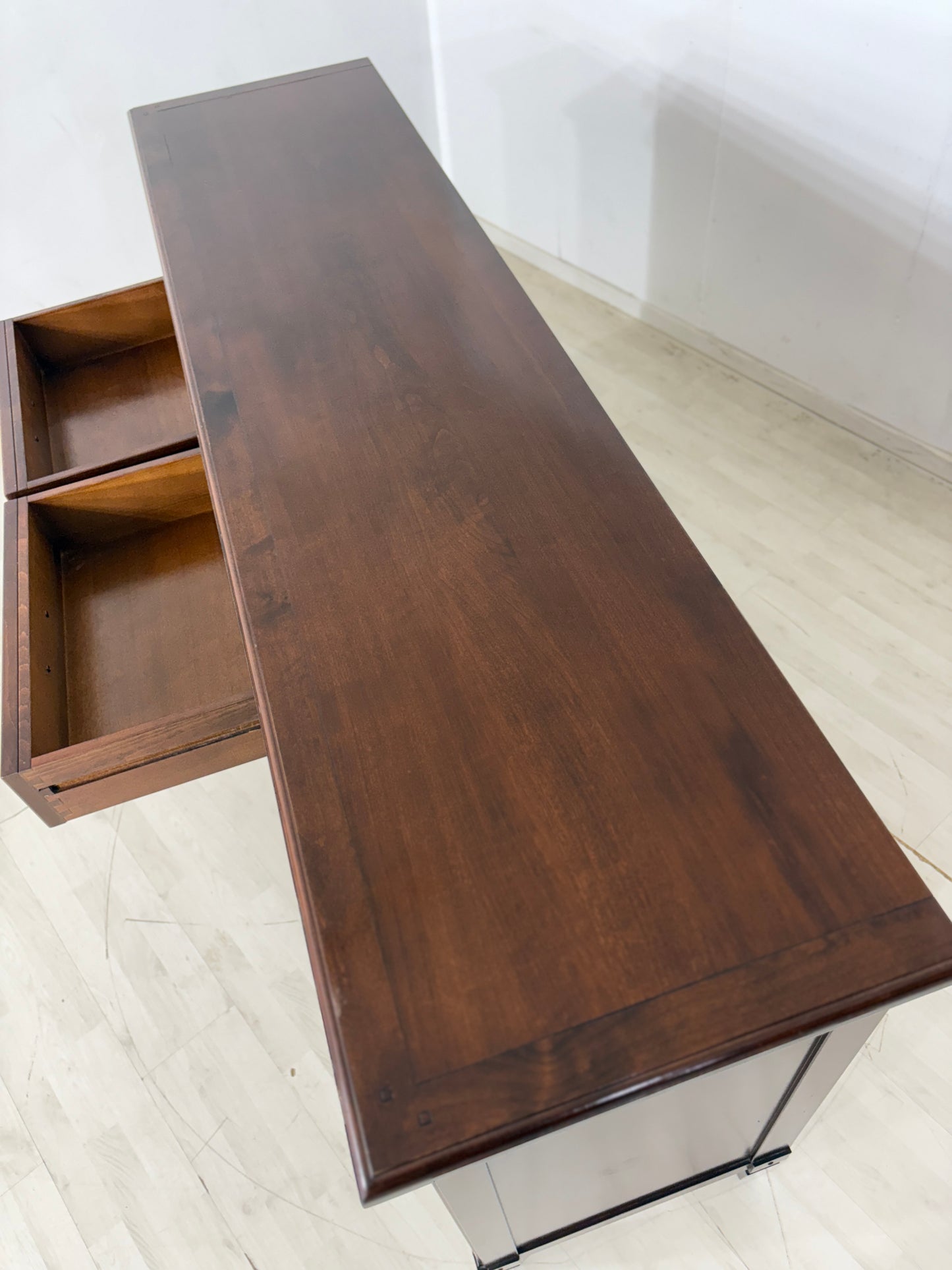 Sehr schöne Selva Anrichte Sideboard Schrank Wohnzimmerschrank