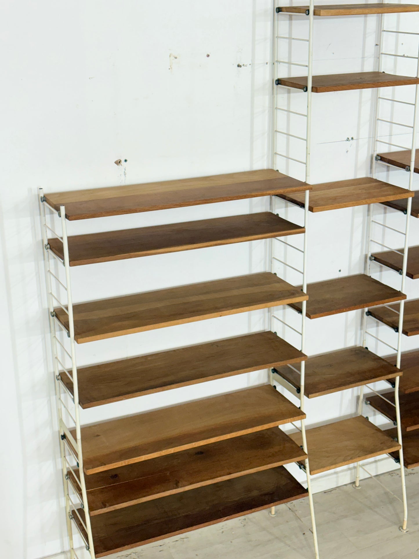 Großes modulares Vintage-Designklassiker Regalsystem „Sybille“ / Wandregal / Stringregal