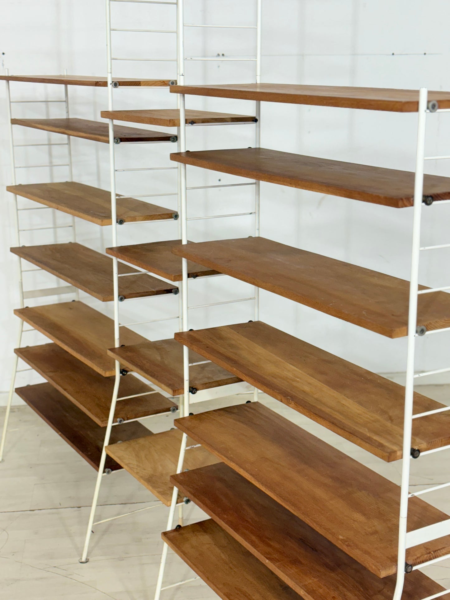Großes modulares Vintage-Designklassiker Regalsystem „Sybille“ / Wandregal / Stringregal