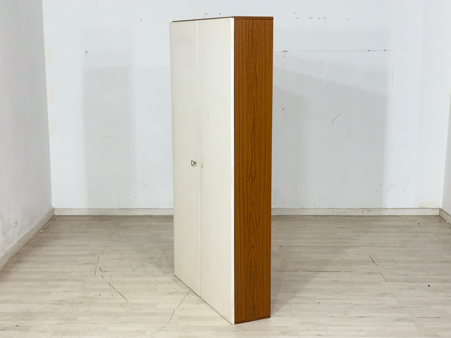 Großer Vintage Schuhschrank / Mid-Century Design / Schuhregal