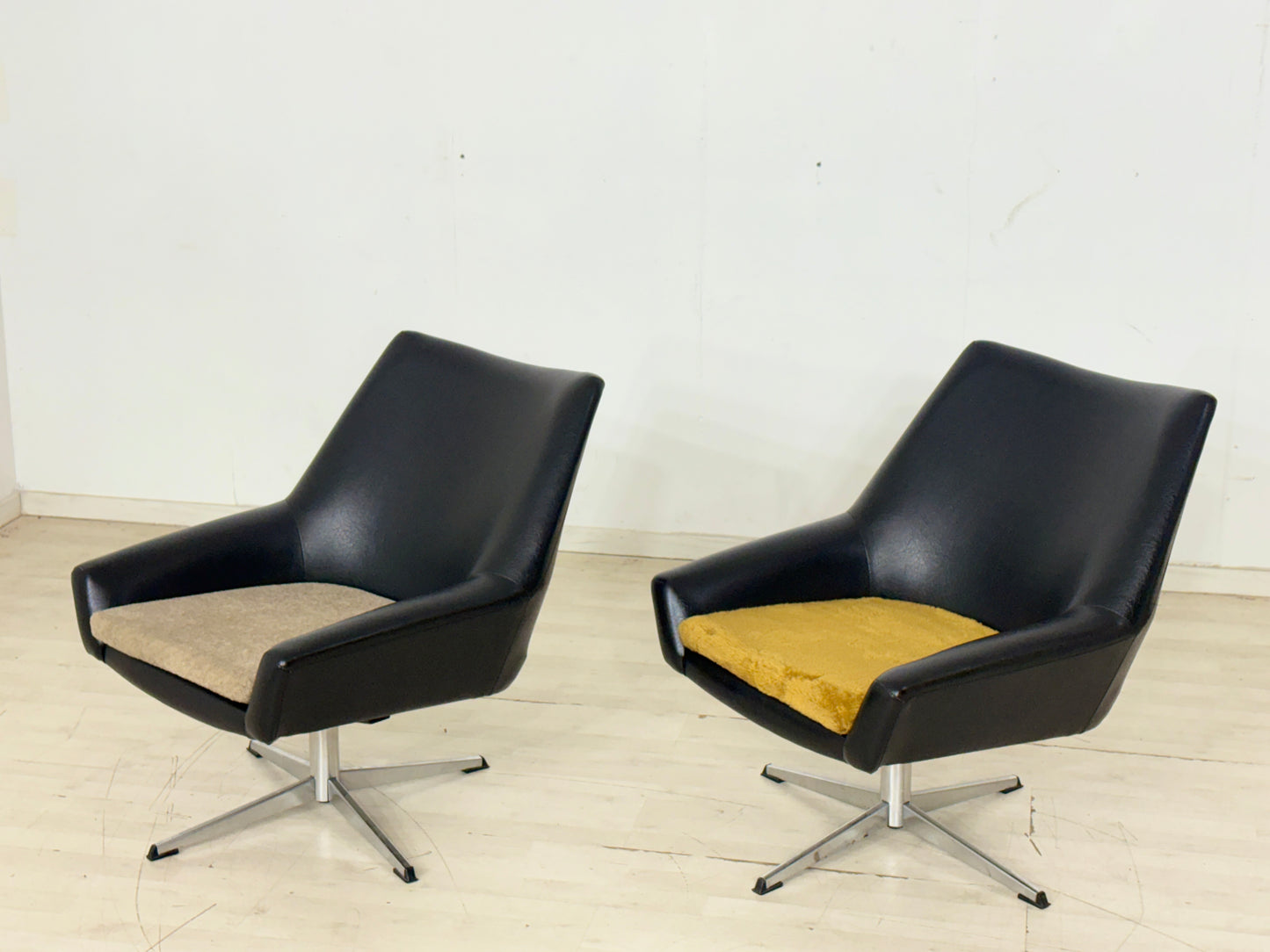 Mid-Century Drehsessel / Vintage Designklassiker 60er Jahre / Armlehnsessel