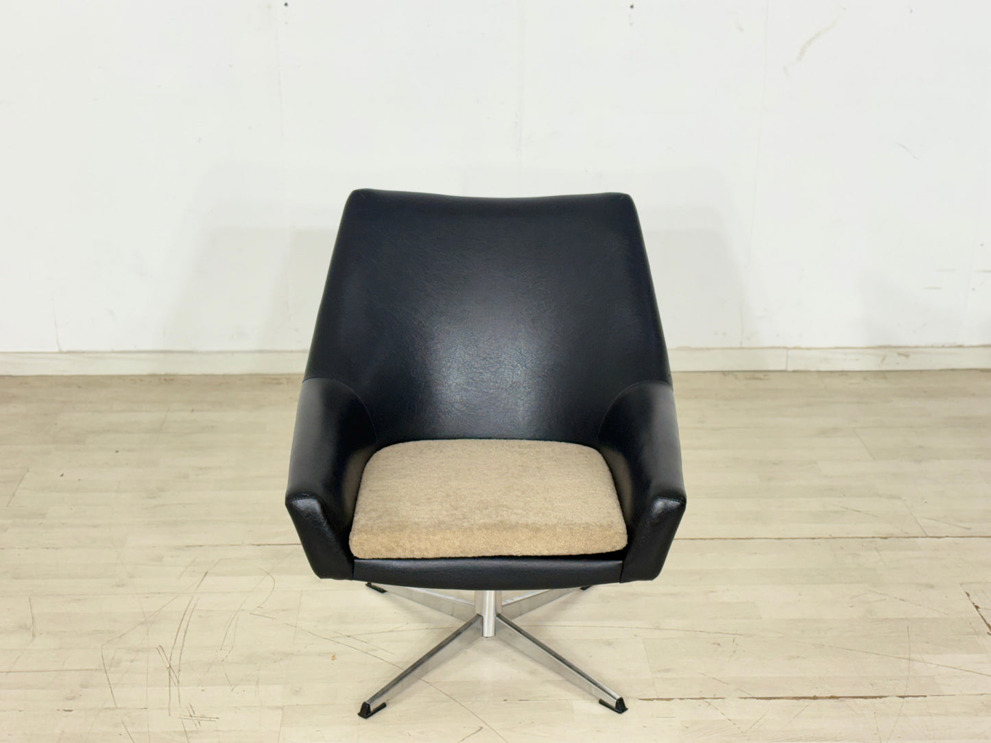 Mid-Century Drehsessel / Vintage Designklassiker 60er Jahre / Armlehnsessel