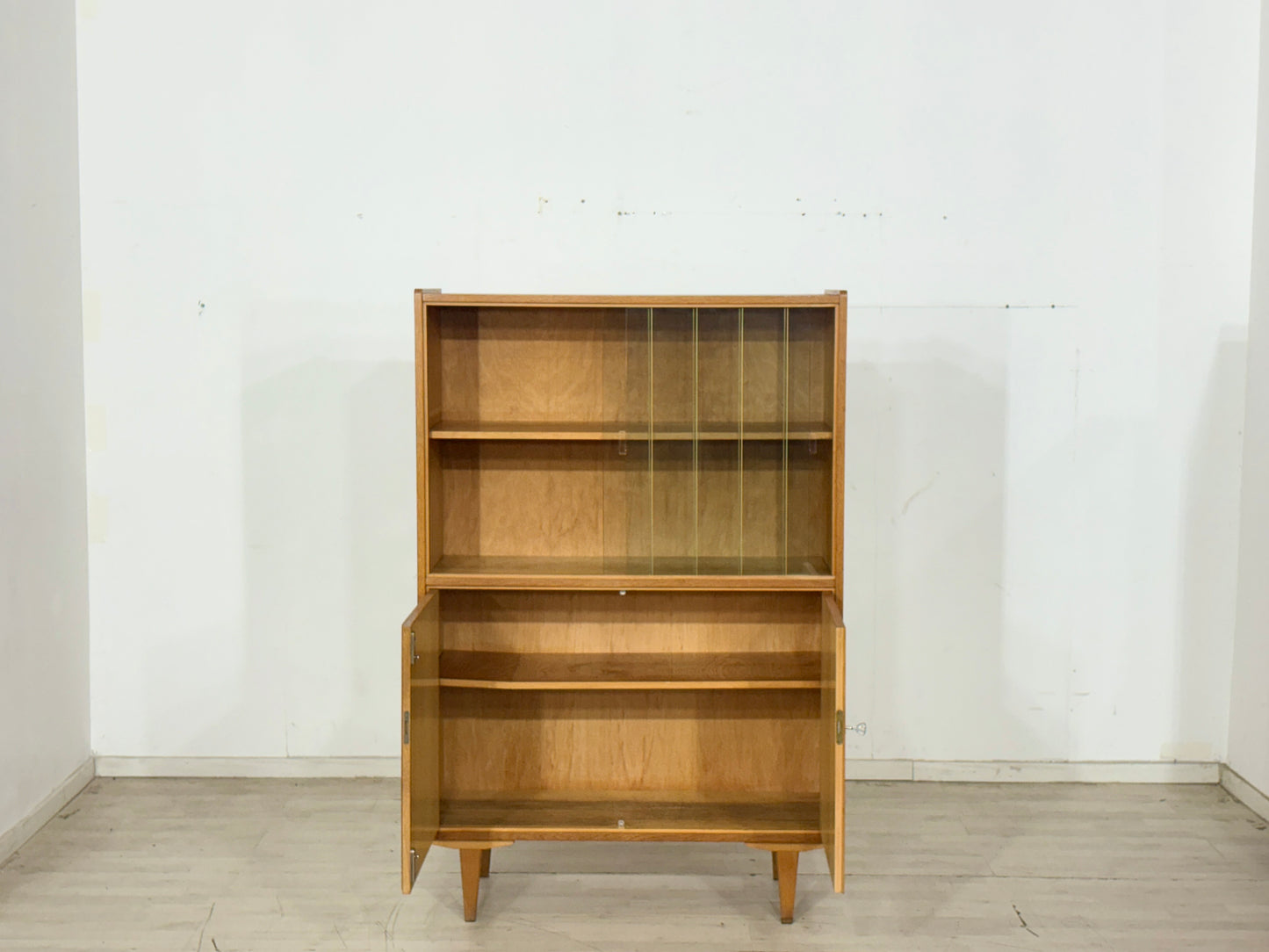 Mid-Century Vitrine / Bücherschrank / Wohnzimmerschrank – 60er Jahre