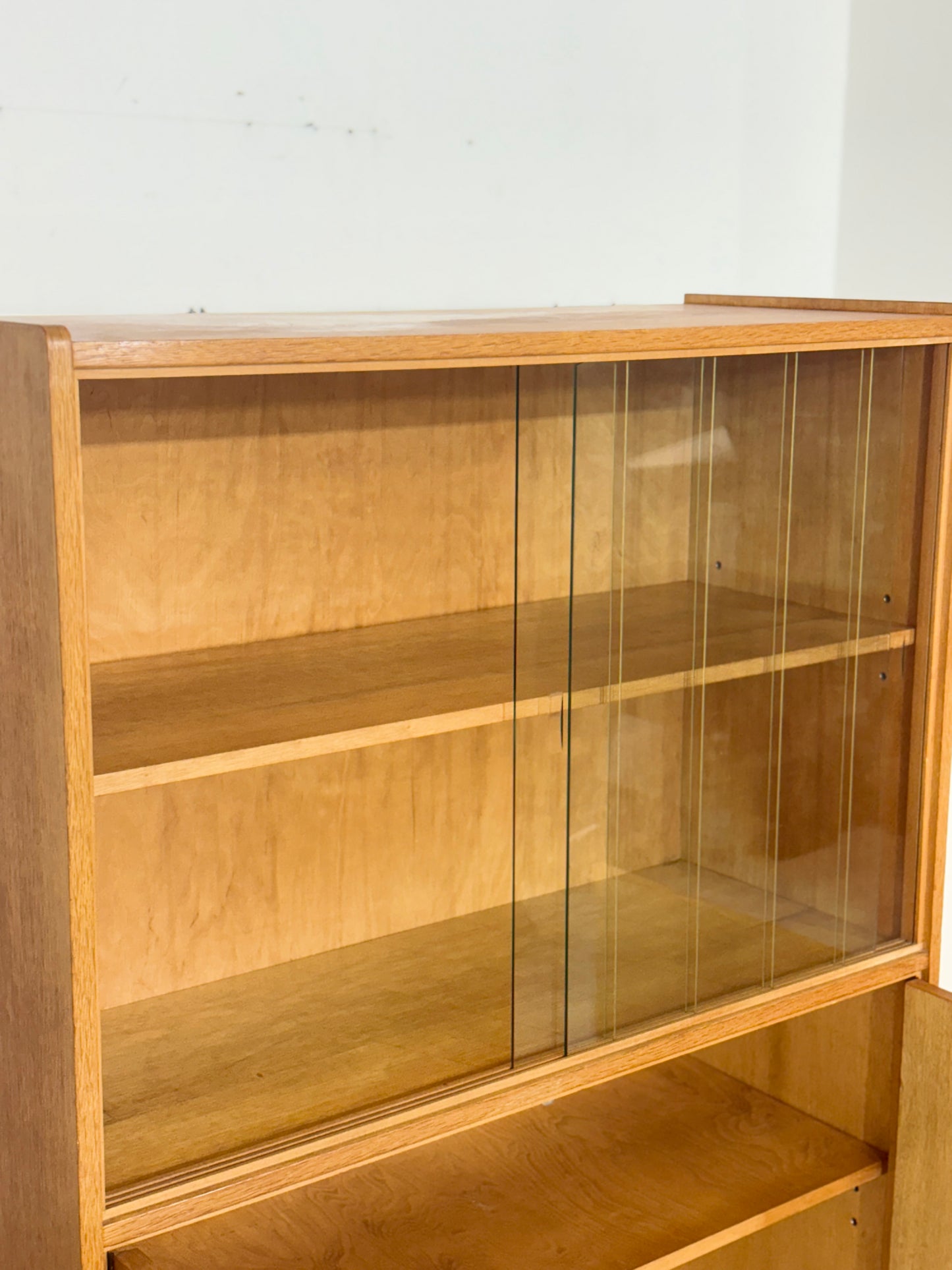 Mid-Century Vitrine / Bücherschrank / Wohnzimmerschrank – 60er Jahre