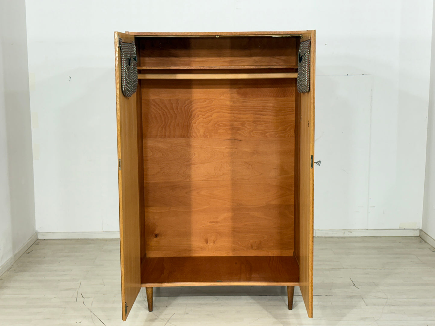 Mid-Century Kleiderschrank / Vintage Kleiderschrank – 60er Jahre