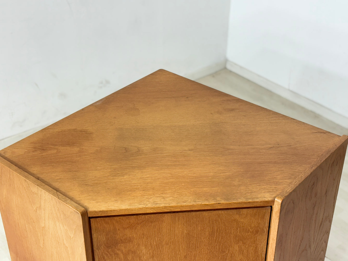 Mid-Century Eckschrank / Vintage Wohnzimmerschrank – 60er Jahre