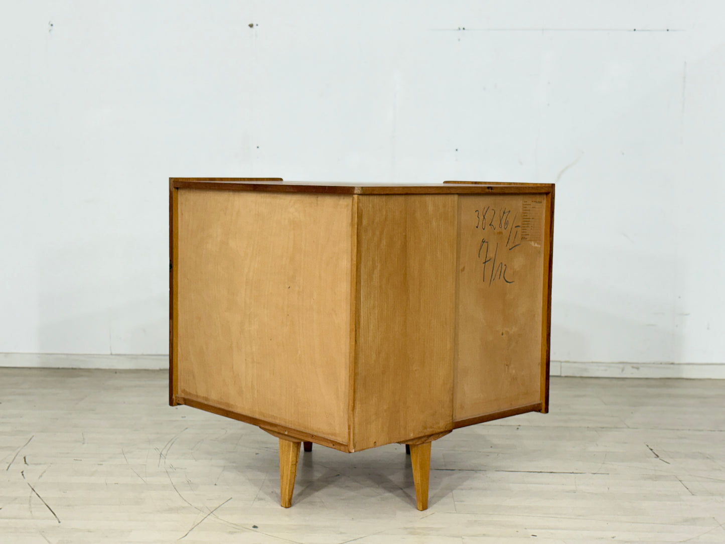 Mid-Century Eckschrank / Vintage Wohnzimmerschrank – 60er Jahre