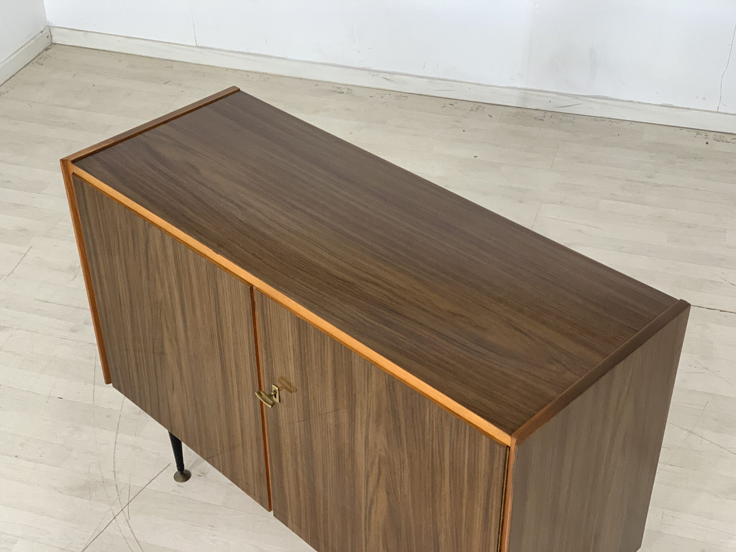 MID CENTURY KOMMODE ANRICHTE SIDEBOARD FLURSCHRANK SCHRANK VINTAGE