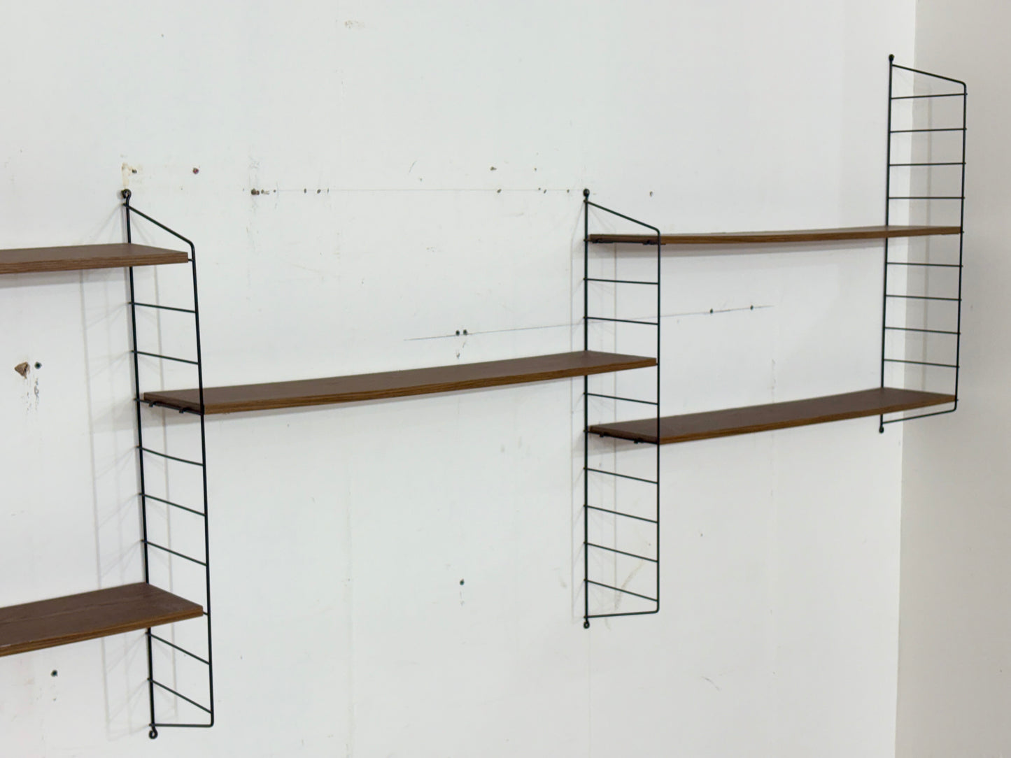 Schöner String Regal / Wandregal – Mid-Century Design