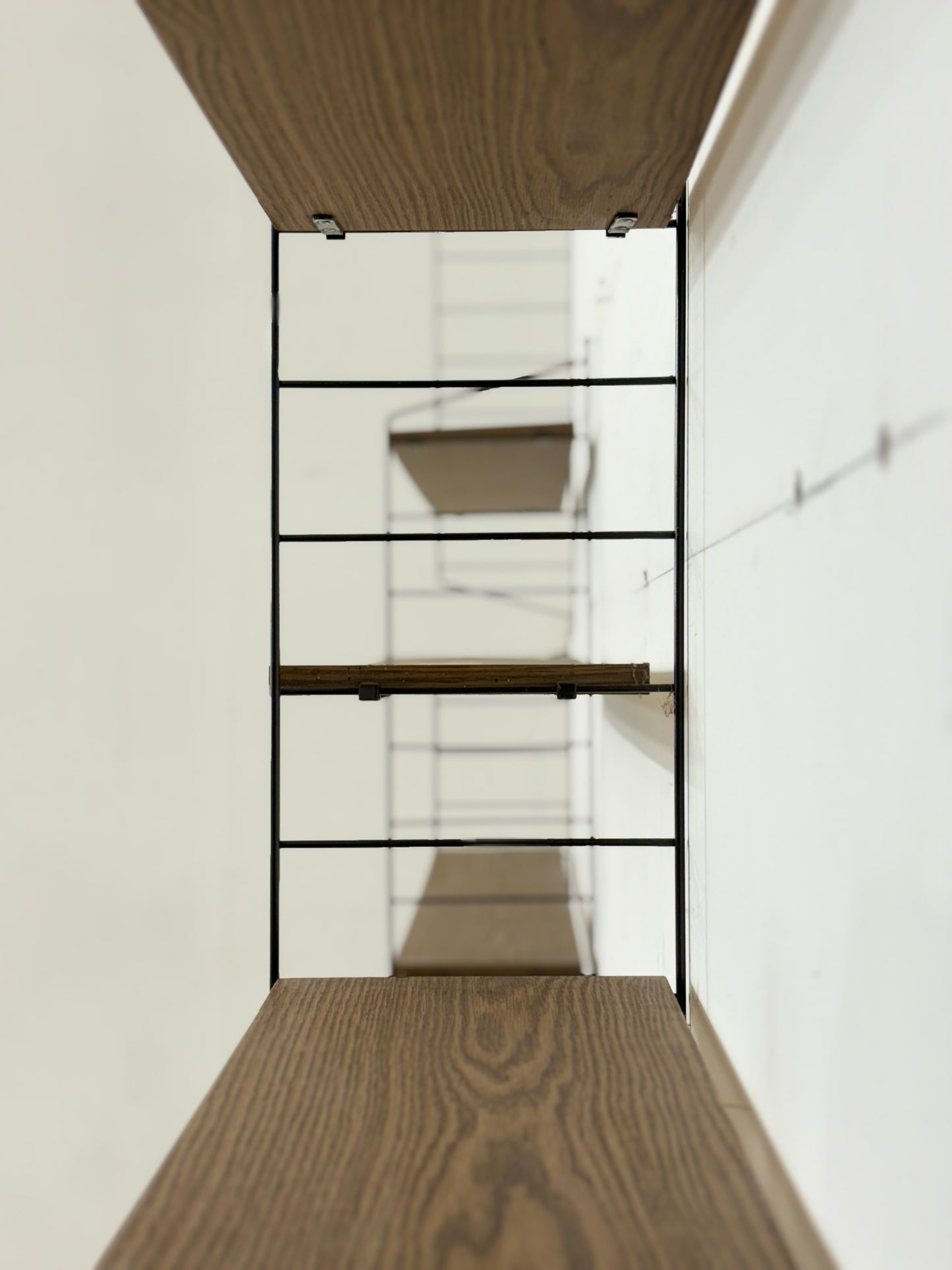 Schöner String Regal / Wandregal – Mid-Century Design