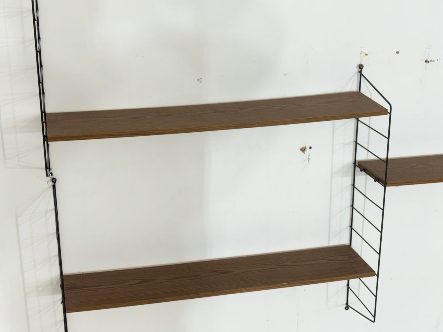 Schöner String Regal / Wandregal – Mid-Century Design