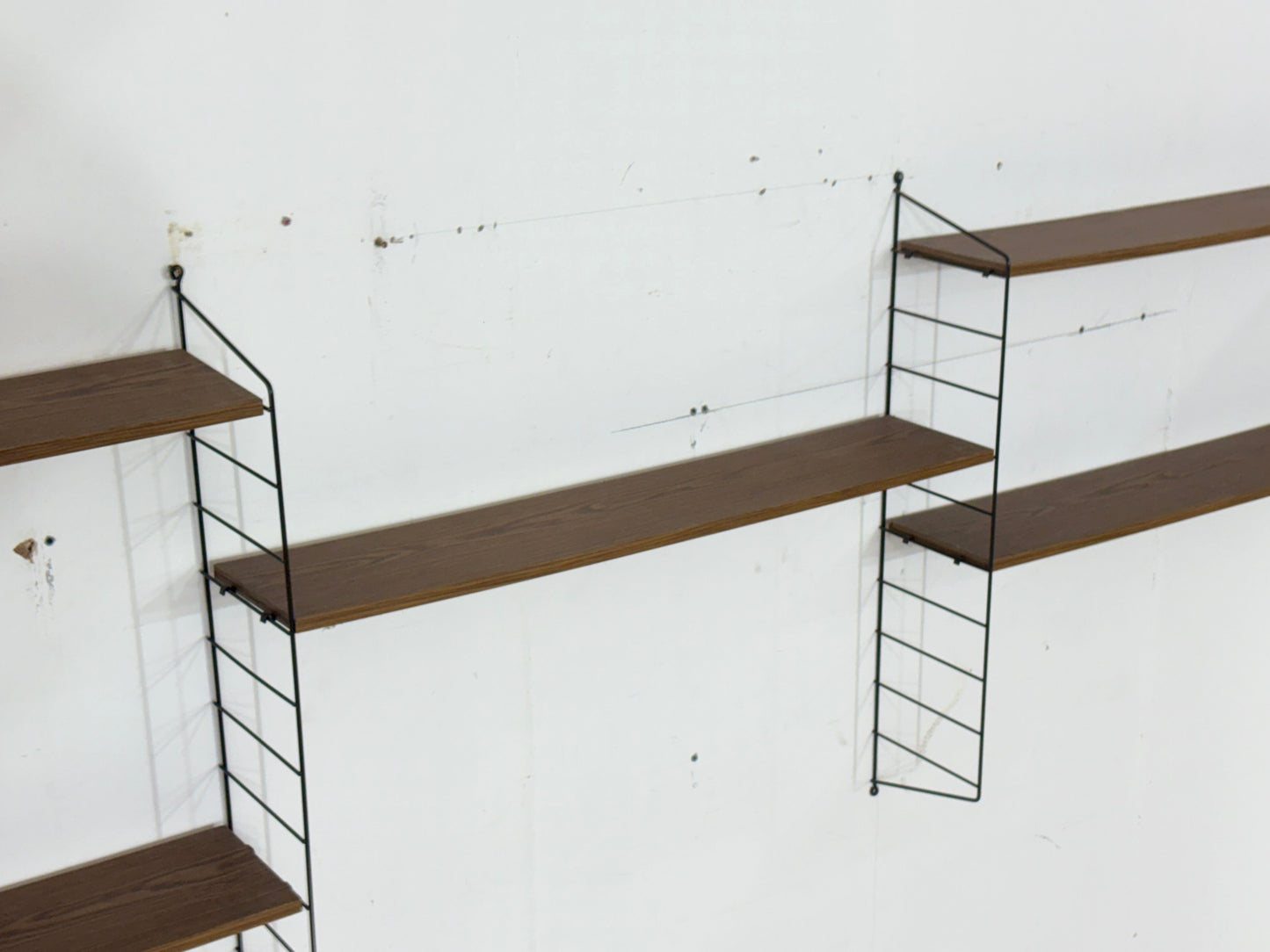 Schöner String Regal / Wandregal – Mid-Century Design