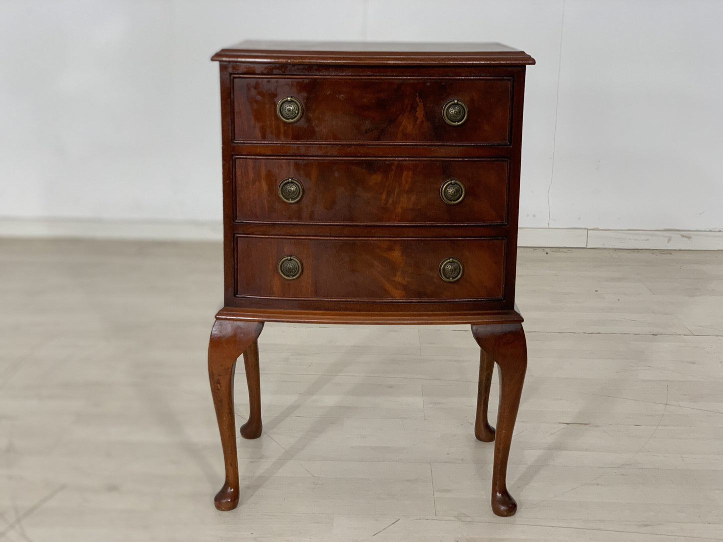 CHIPPENDALE CHEST OF DRAWERS CABINET SIDEBOARD HALLWAY CABINET VINTAGE