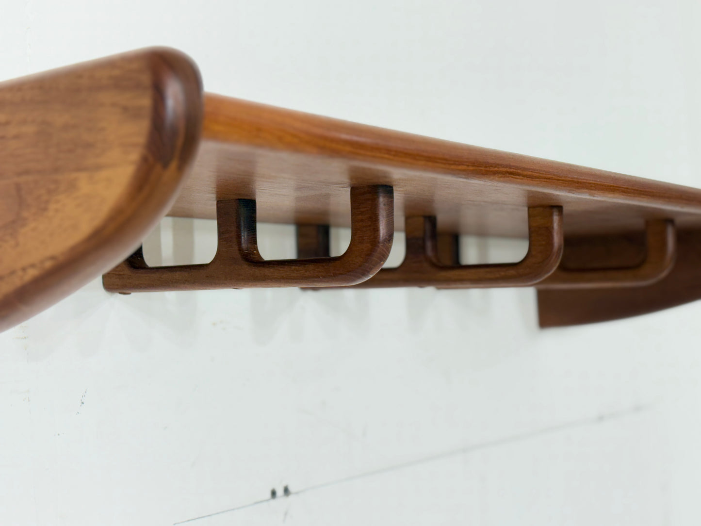 Teak Wandgarderobe / Kleiderständer – Mid-Century Design
