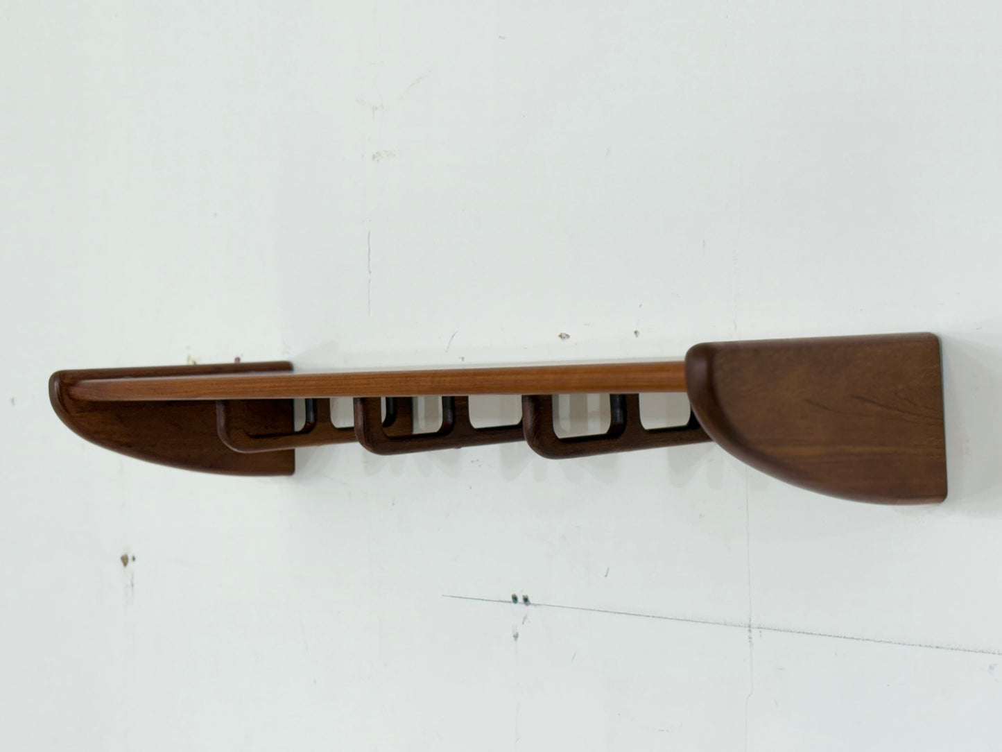 Teak Wandgarderobe / Kleiderständer – Mid-Century Design