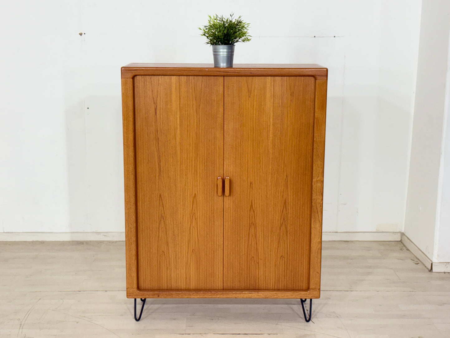 Drylund Teak Schrank / Jalousietür Wäscheschrank / Vintage Highboard