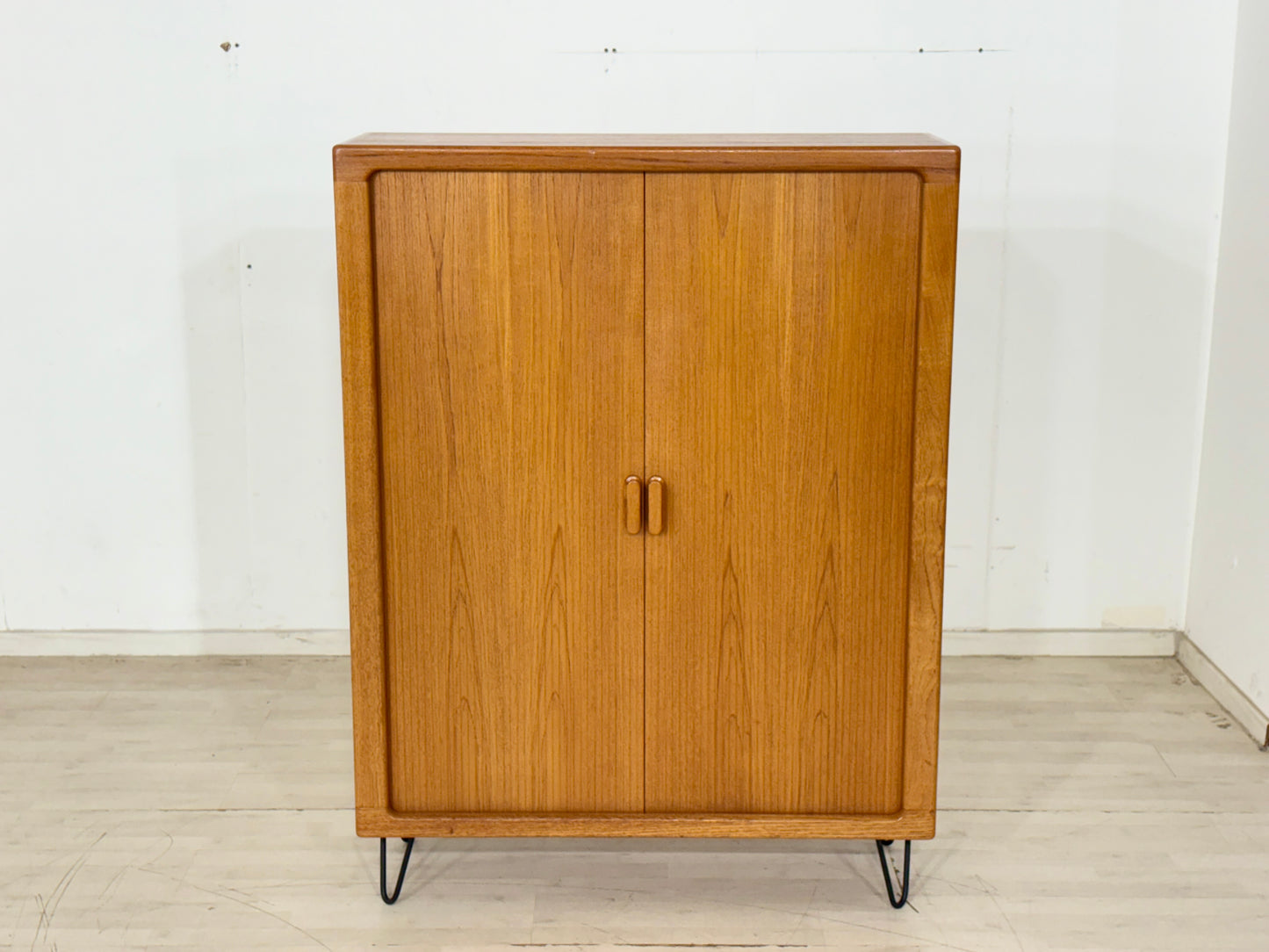 Drylund Teak Schrank / Jalousietür Wäscheschrank / Vintage Highboard