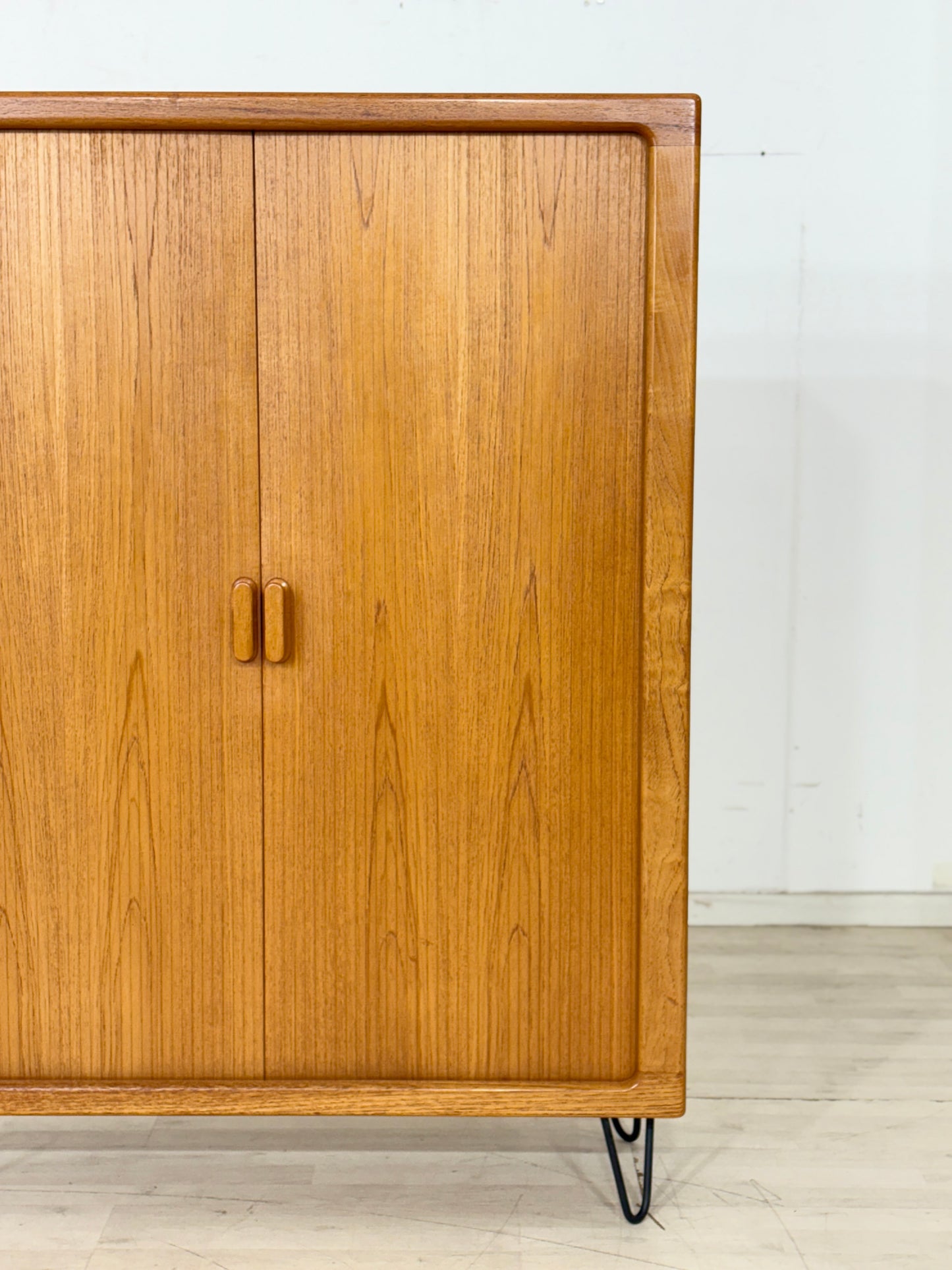 Drylund Teak Schrank / Jalousietür Wäscheschrank / Vintage Highboard
