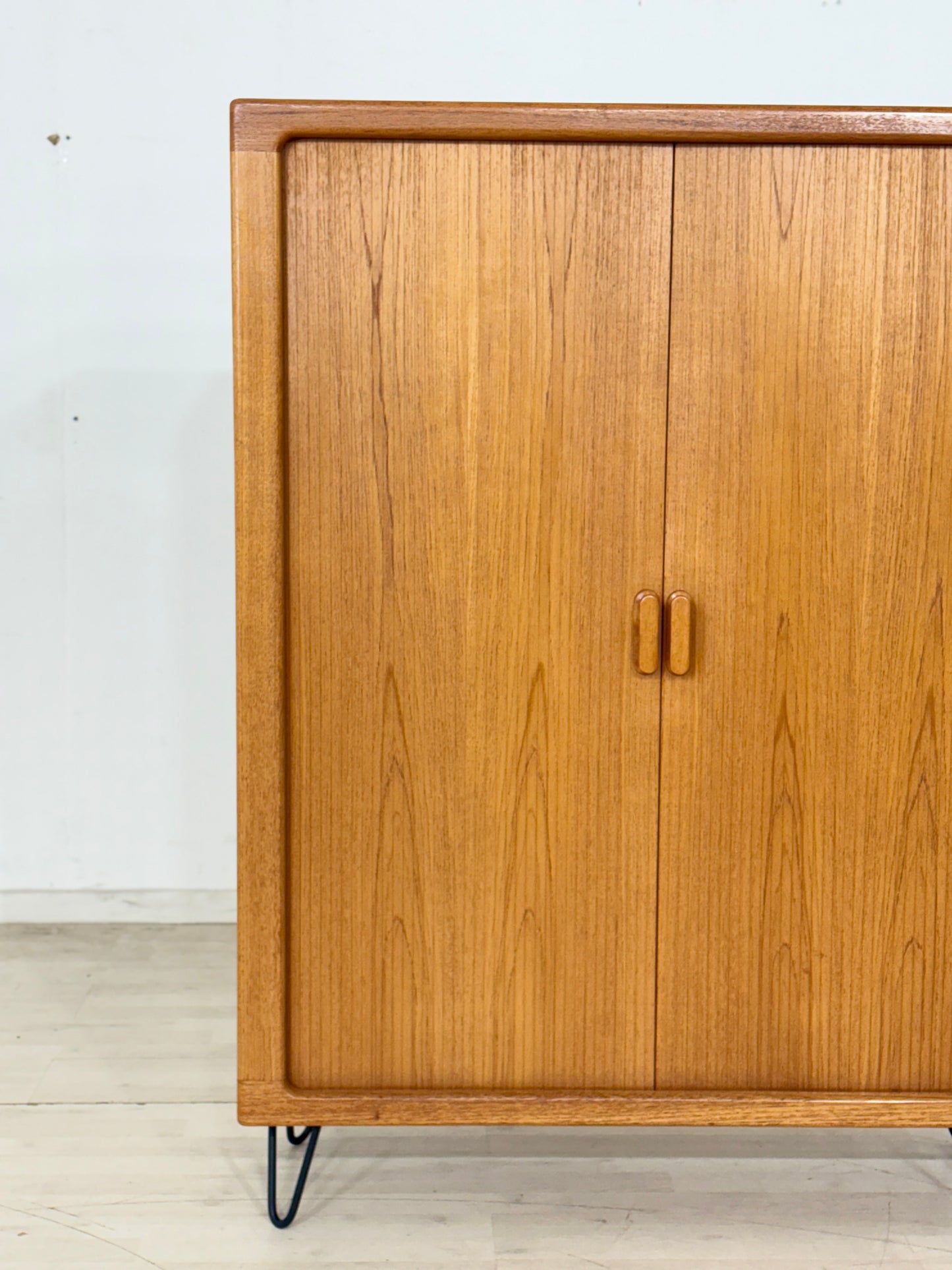 Drylund Teak Schrank / Jalousietür Wäscheschrank / Vintage Highboard