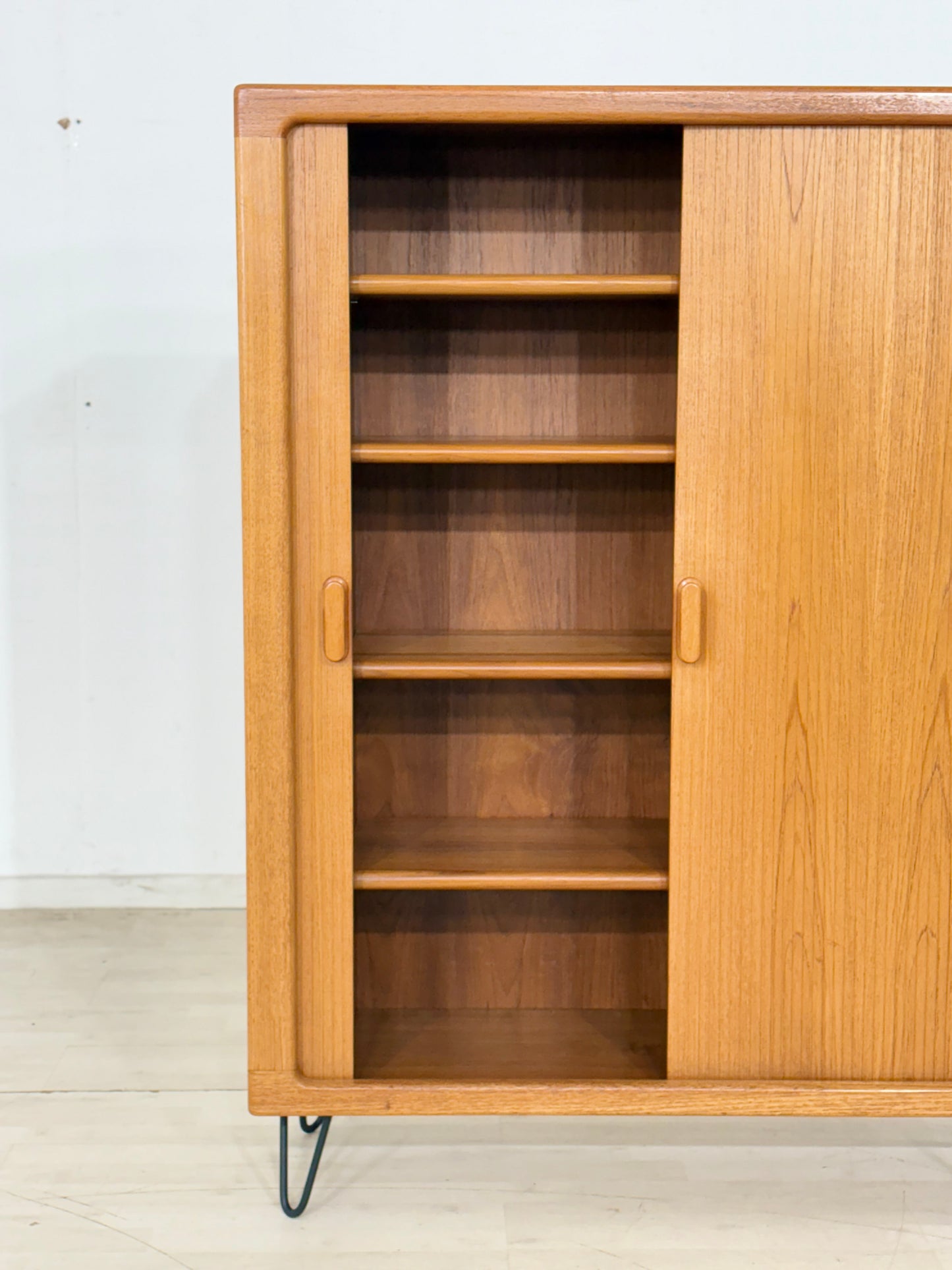 Drylund Teak Schrank / Jalousietür Wäscheschrank / Vintage Highboard