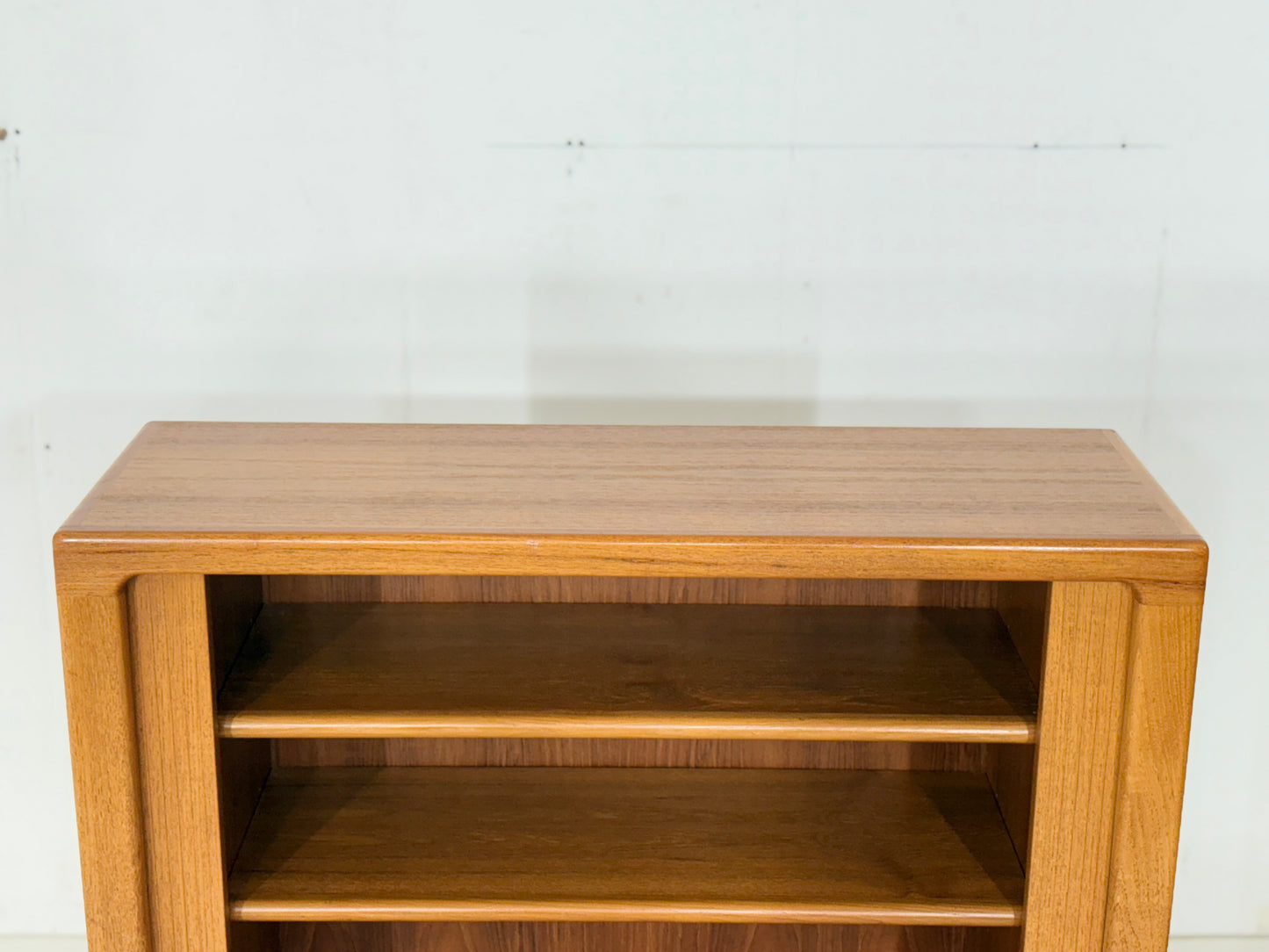 Drylund Teak Schrank / Jalousietür Wäscheschrank / Vintage Highboard