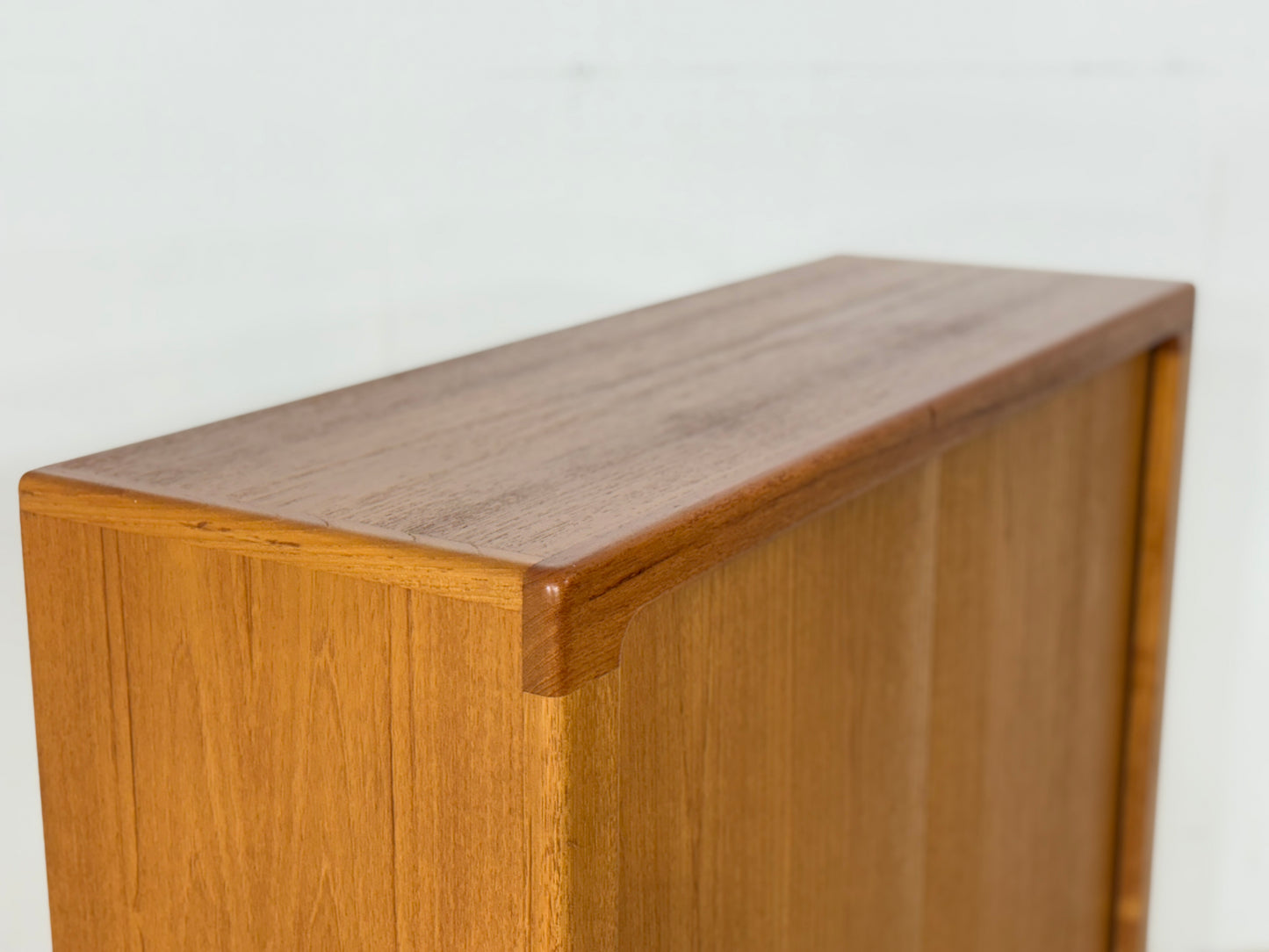 Drylund Teak Schrank / Jalousietür Wäscheschrank / Vintage Highboard