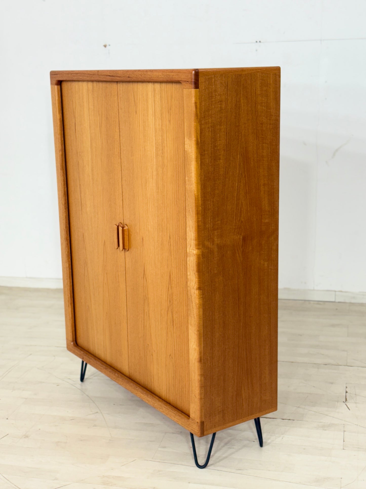 Drylund Teak Schrank / Jalousietür Wäscheschrank / Vintage Highboard