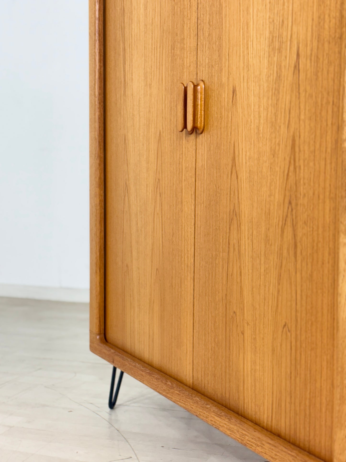 Drylund Teak Schrank / Jalousietür Wäscheschrank / Vintage Highboard
