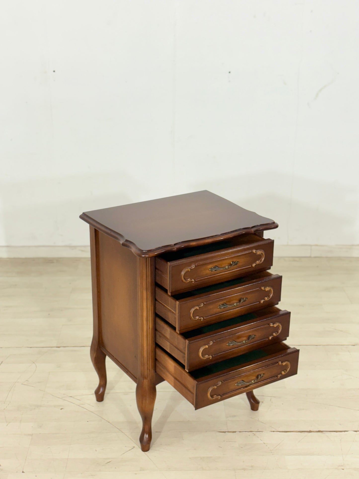 Chippendale Kommode / Vintage Waschkommode / Wohnzimmerschrank