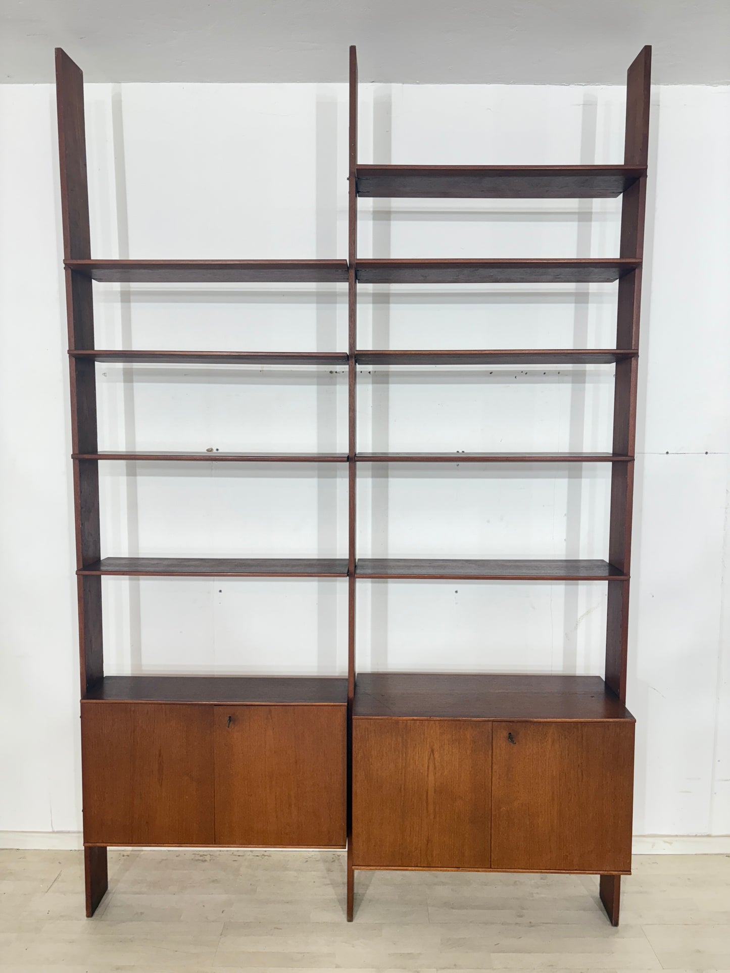 Mid-Century Teak Freischwinger / Wandregal / Regalsystem 60er Jahre