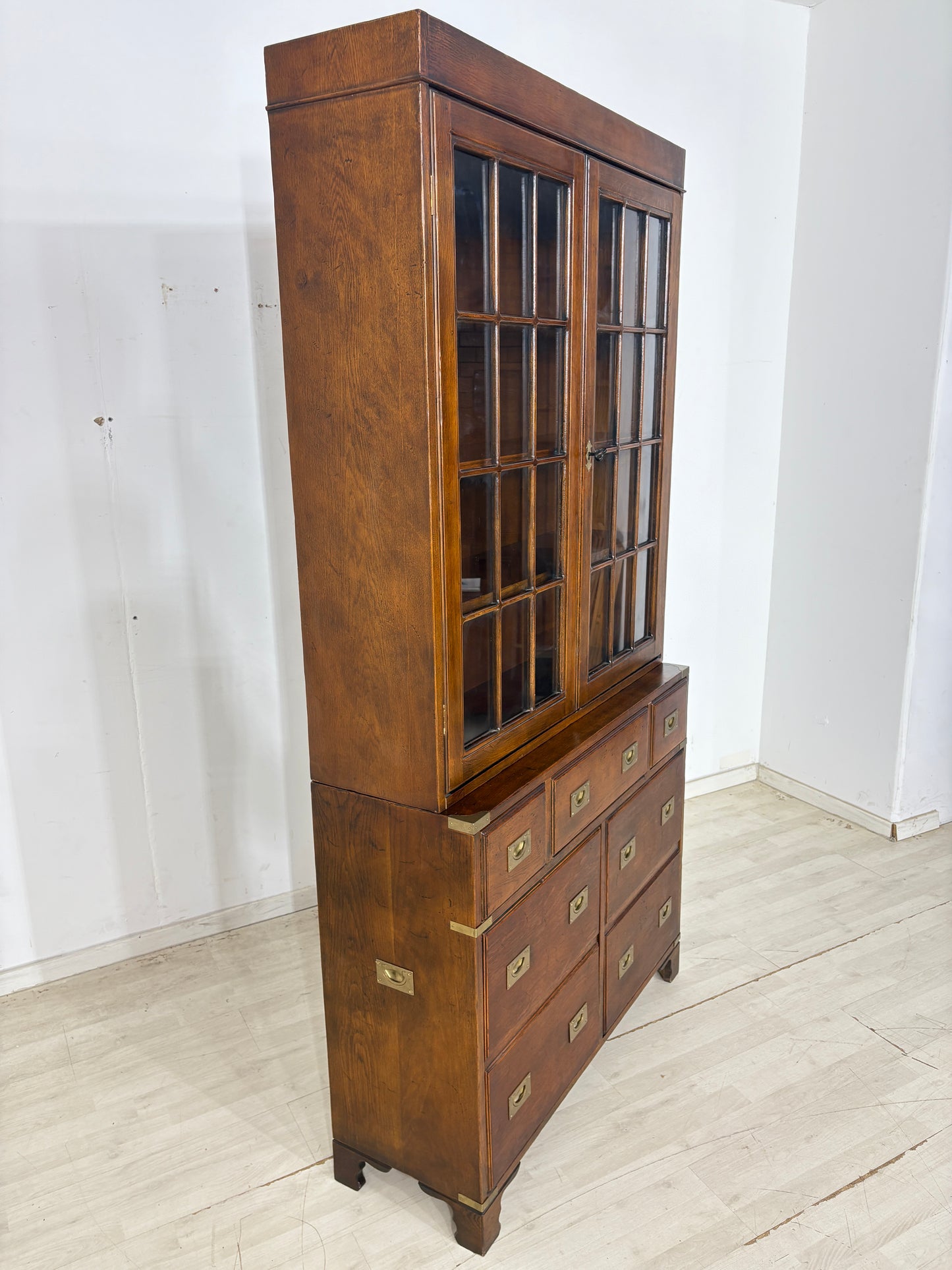 Vitrine Englischer Kolonialstil / Mahagoni-Vitrinenschrank / Bücherschrank / Vitrine