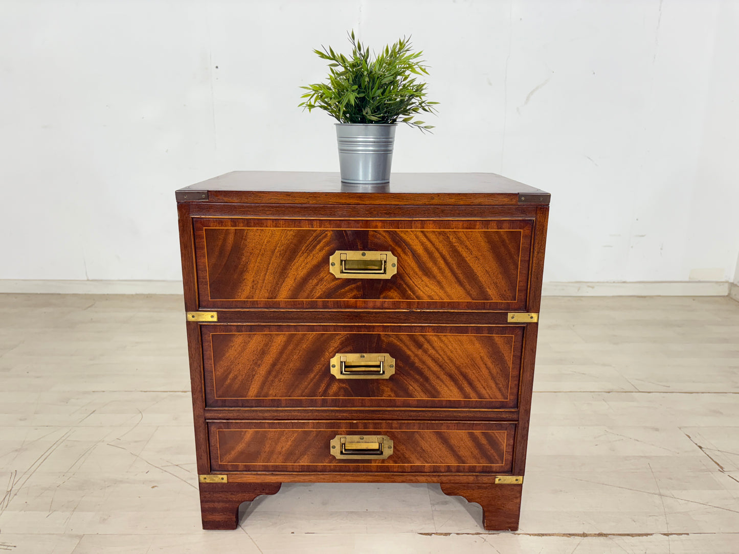 English Kolinalstil-Kommode / Barschrank / Anrichte-Mahagoni / Minibar