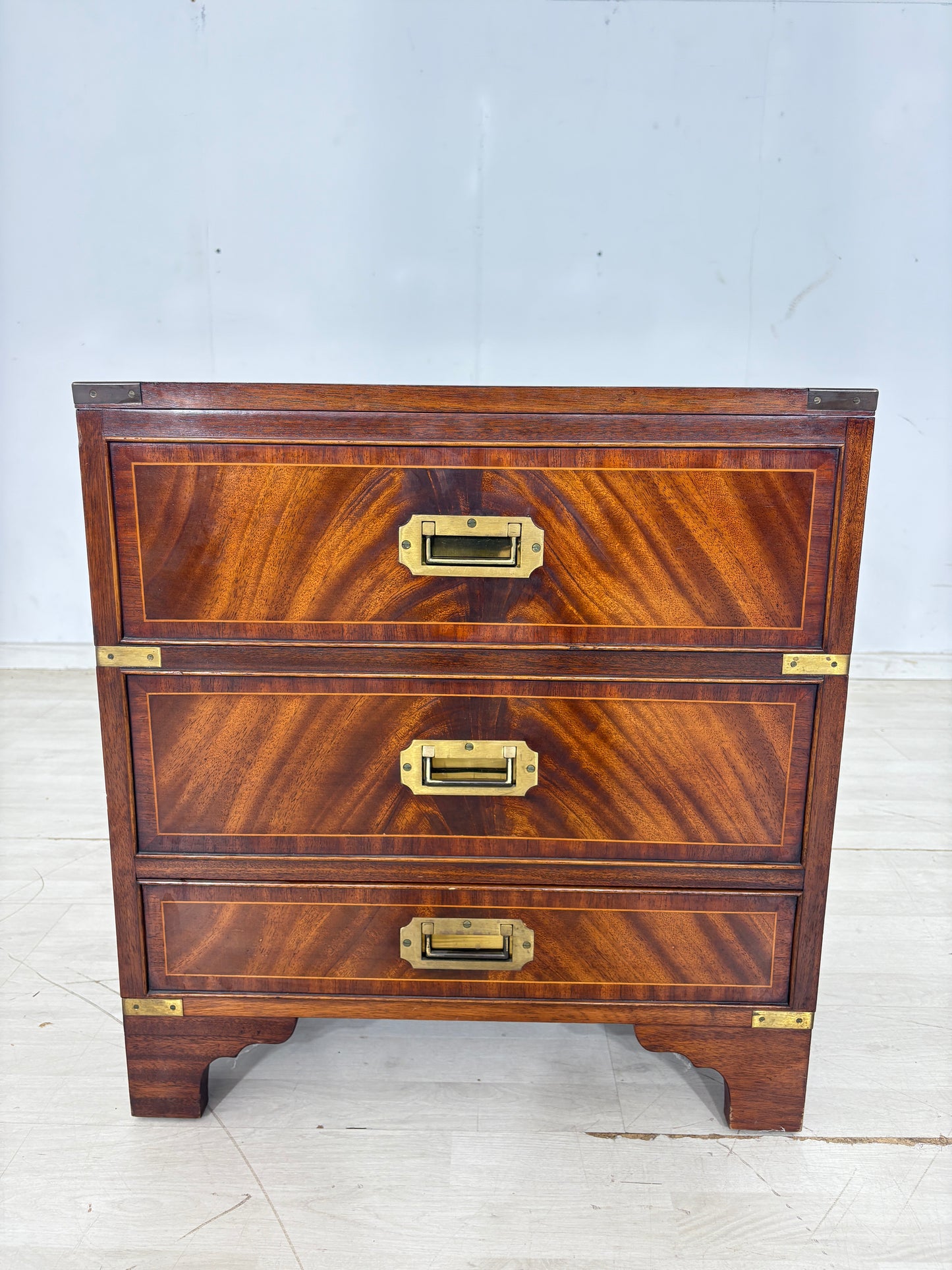 English Kolinalstil-Kommode / Barschrank / Anrichte-Mahagoni / Minibar