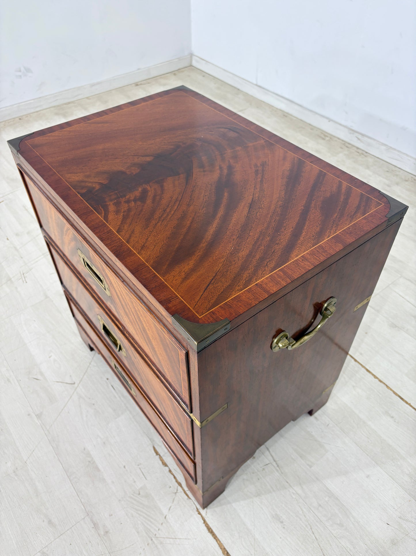 English Kolinalstil-Kommode / Barschrank / Anrichte-Mahagoni / Minibar